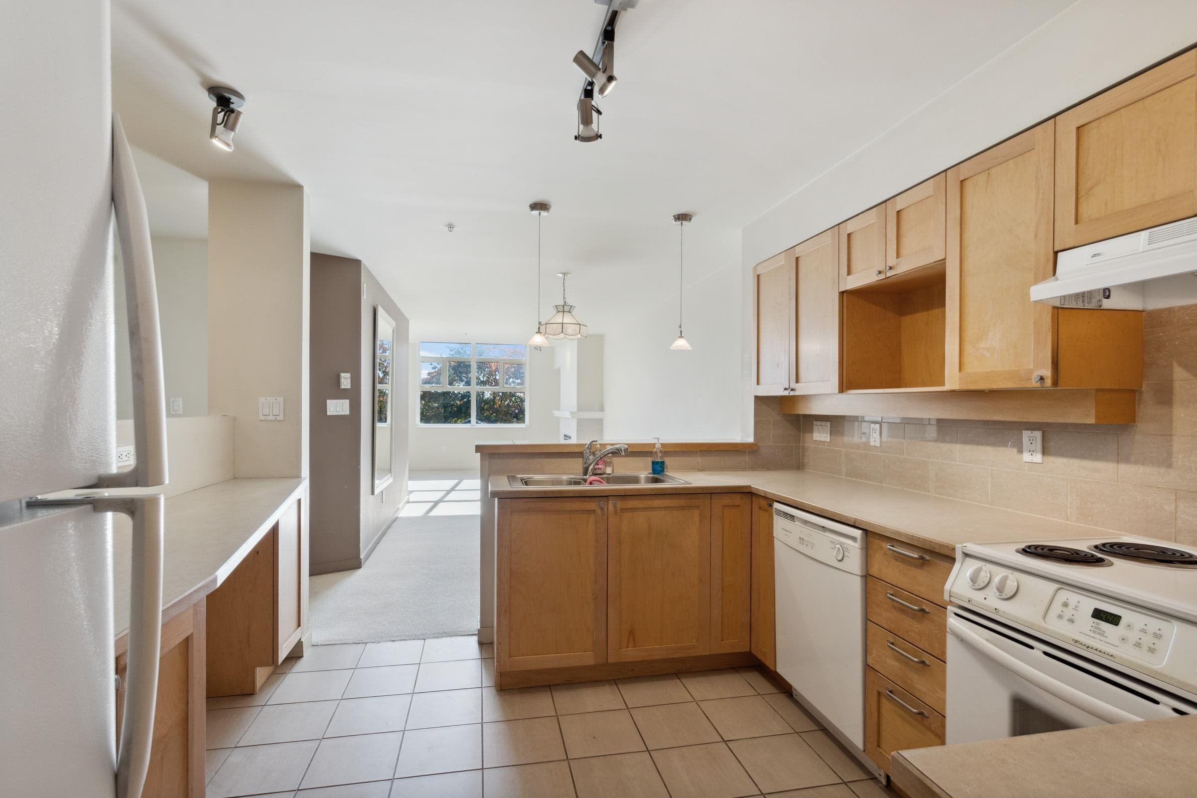 303 - 3580 W 41st Avenue, Vancouver, V6N 3E6 — photo 3
