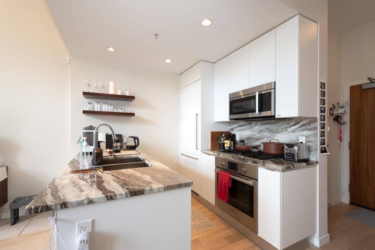2063 W 10th Avenue, Vancouver, V6J 0H1 — photo 3