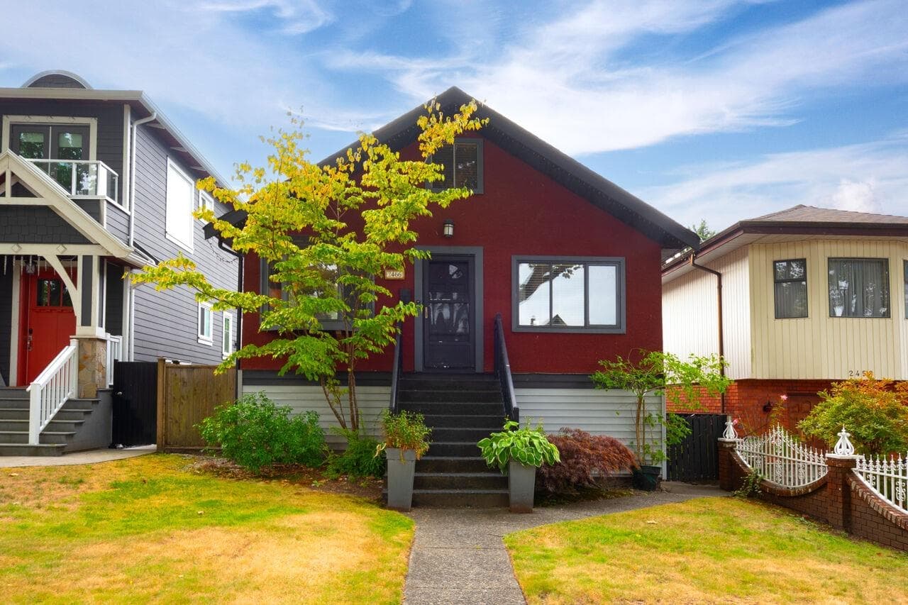 2466 Eton Street, Vancouver, V5K 1J5 — photo 2