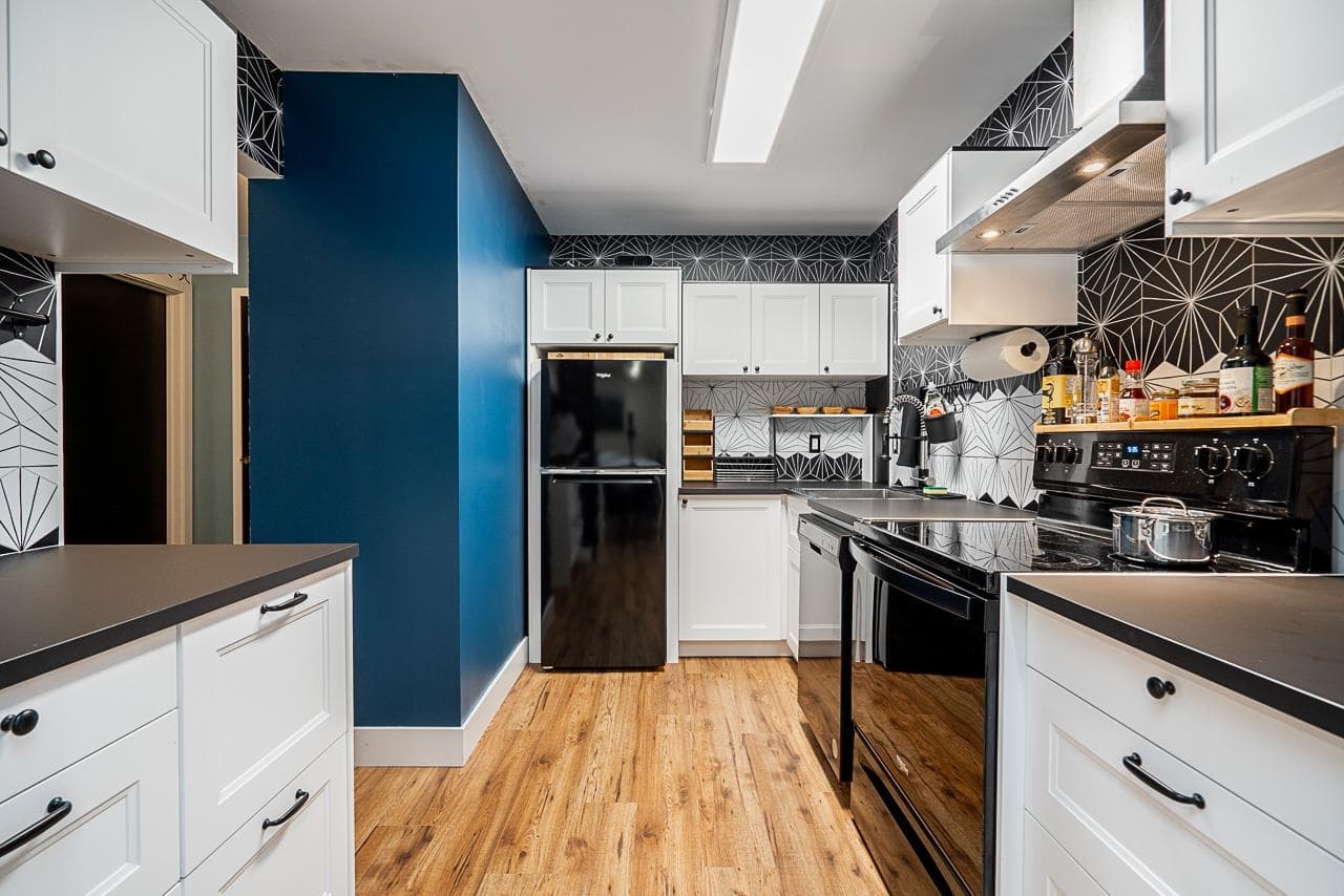 301 - 1561 Vidal Street, White Rock, V4B 5A7 — photo 2