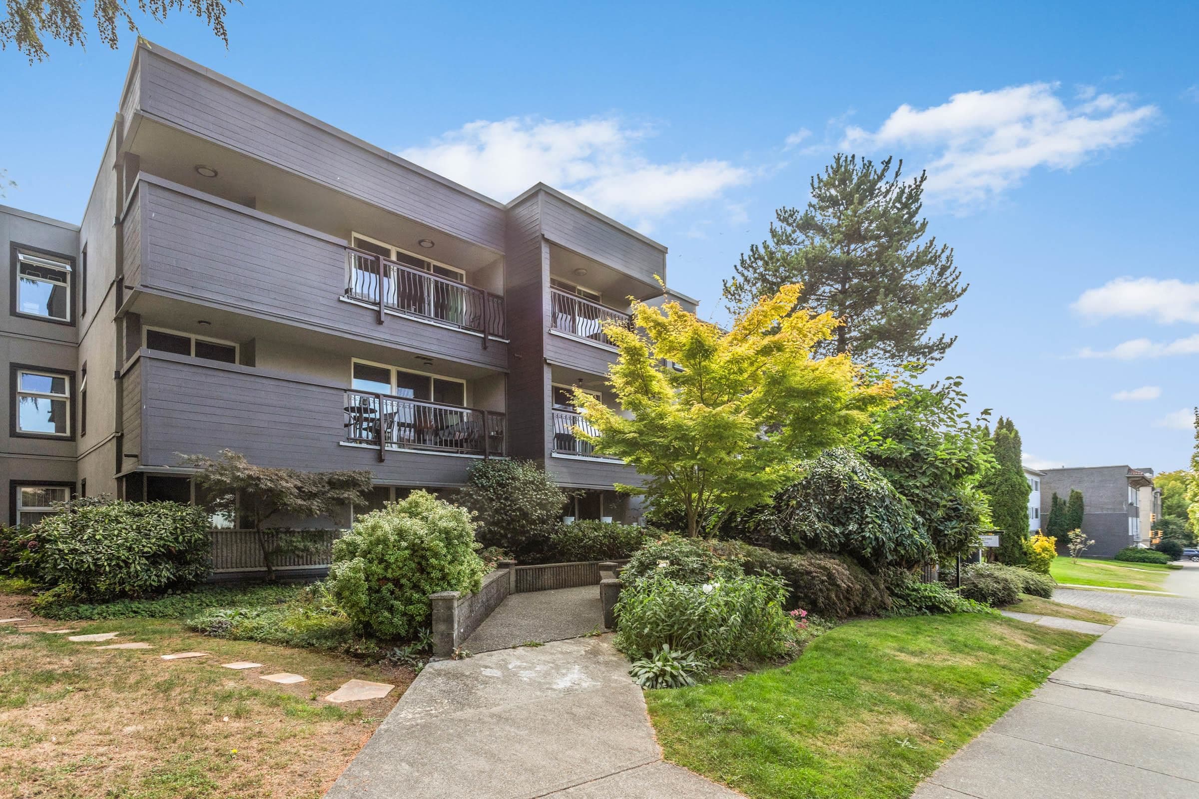 101 - 1352 W 10th Avenue, Vancouver — sold