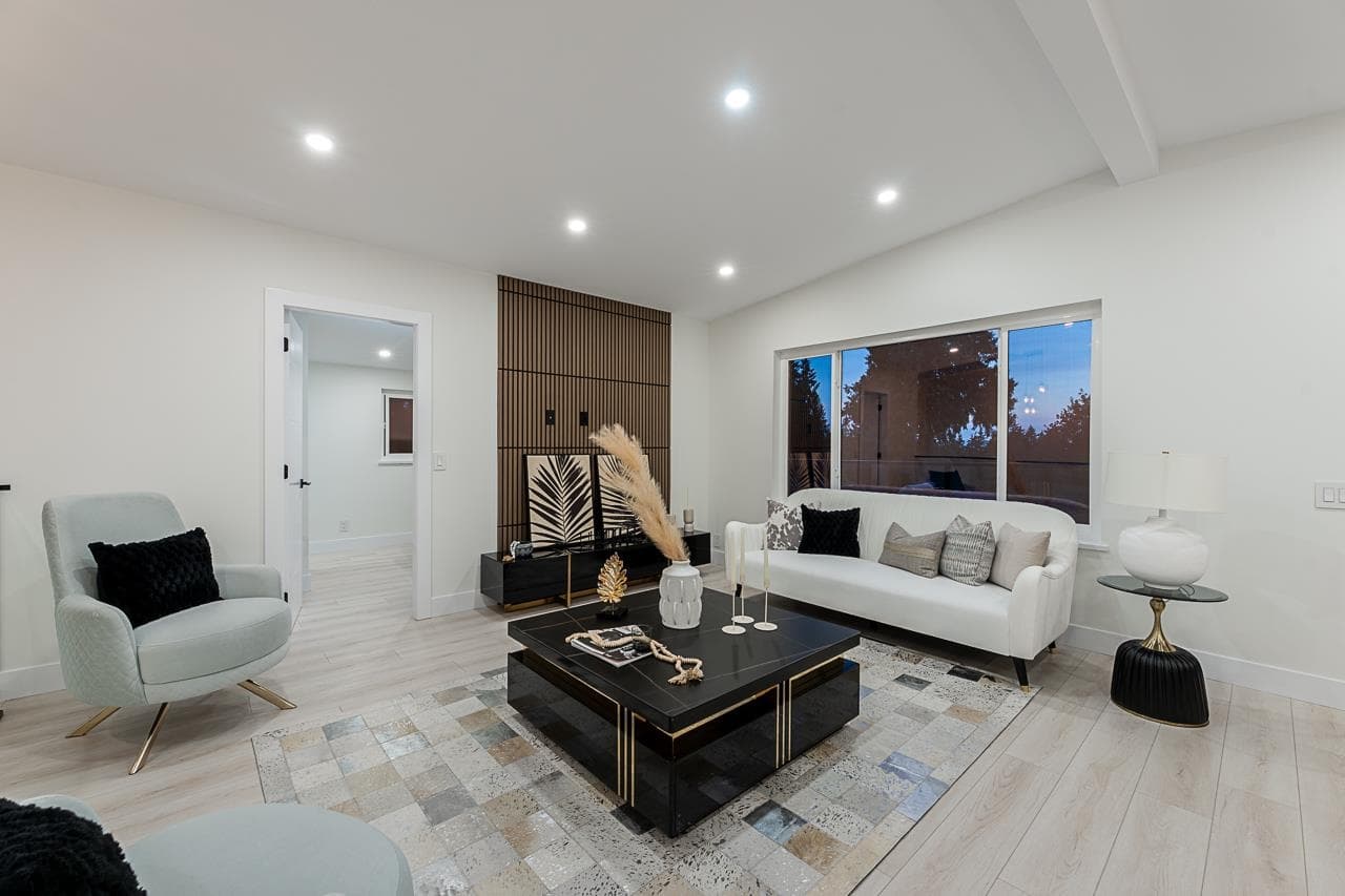 531 Greenway Avenue, North Vancouver, V7N 3C9 — photo 3