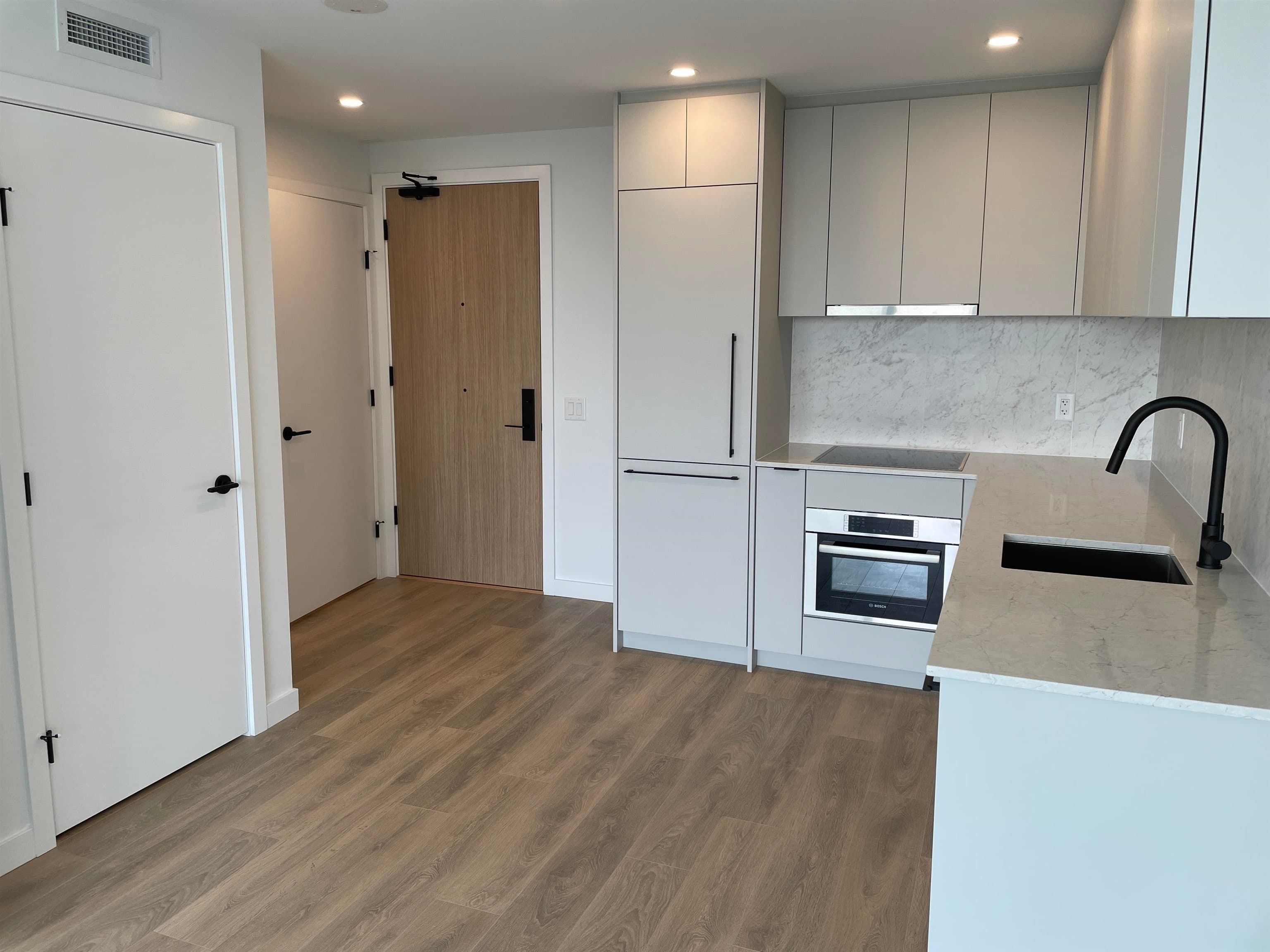 1704 - 13685 102 Avenue, Surrey, V3T 1N7 — photo 5