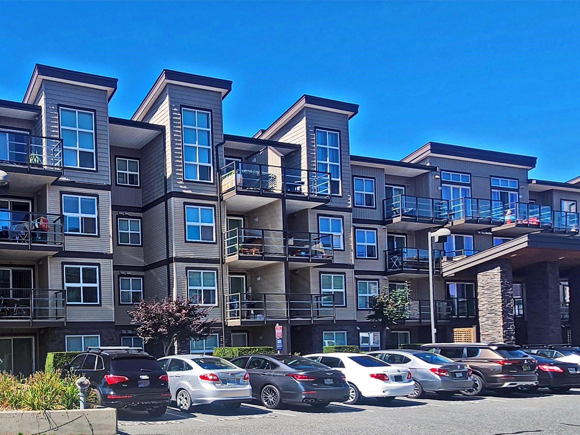204 - 30515 Cardinal Avenue, Abbotsford — sold