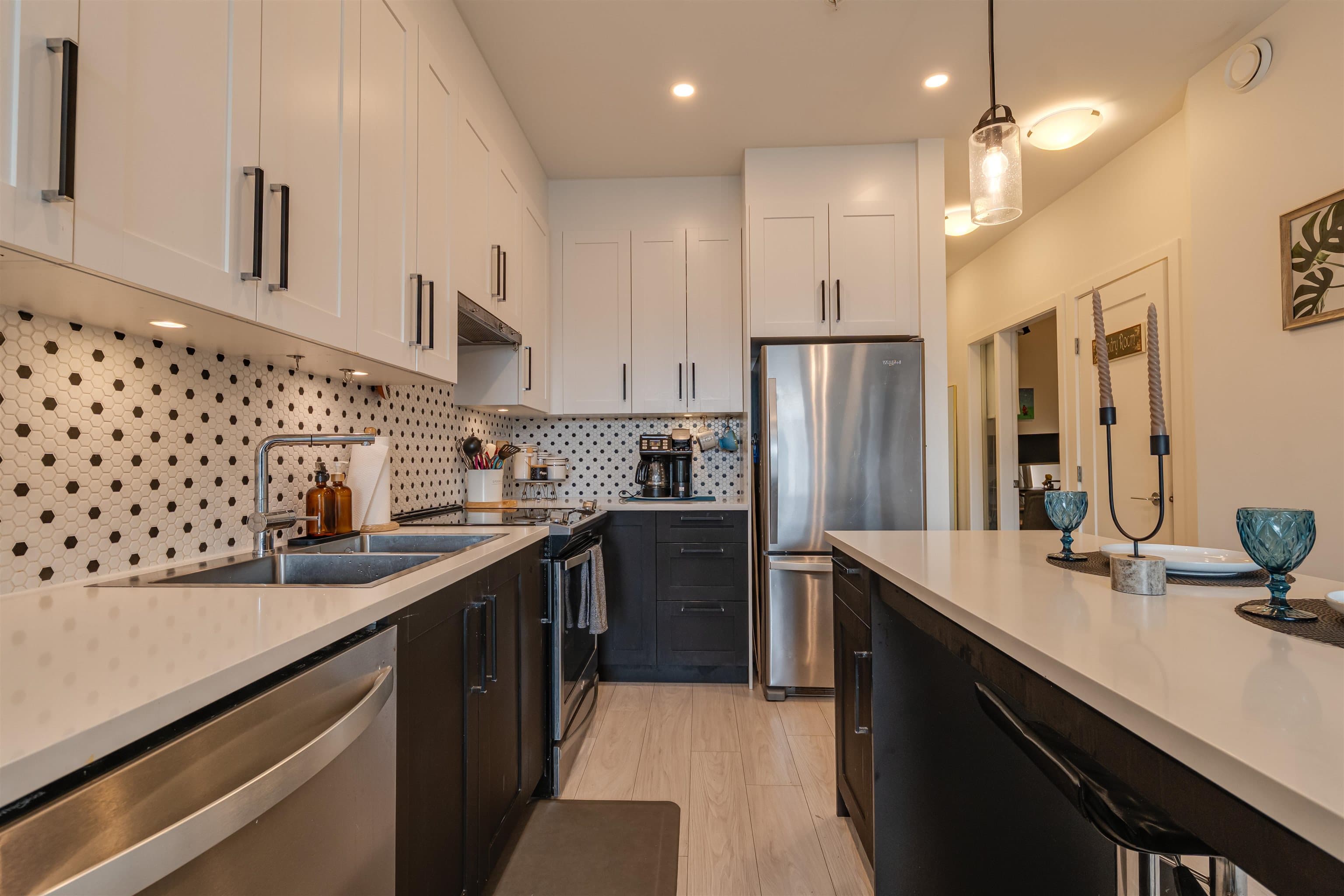 313 - 18811 72 Avenue, Surrey, V4N 6W7 — photo 3