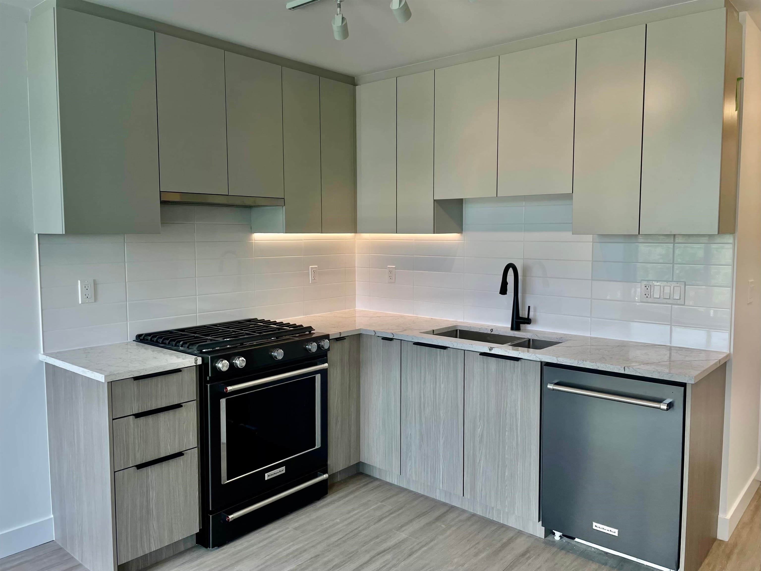 208 - 2408 Grant Street, Vancouver, V5K 3G4 — photo 2