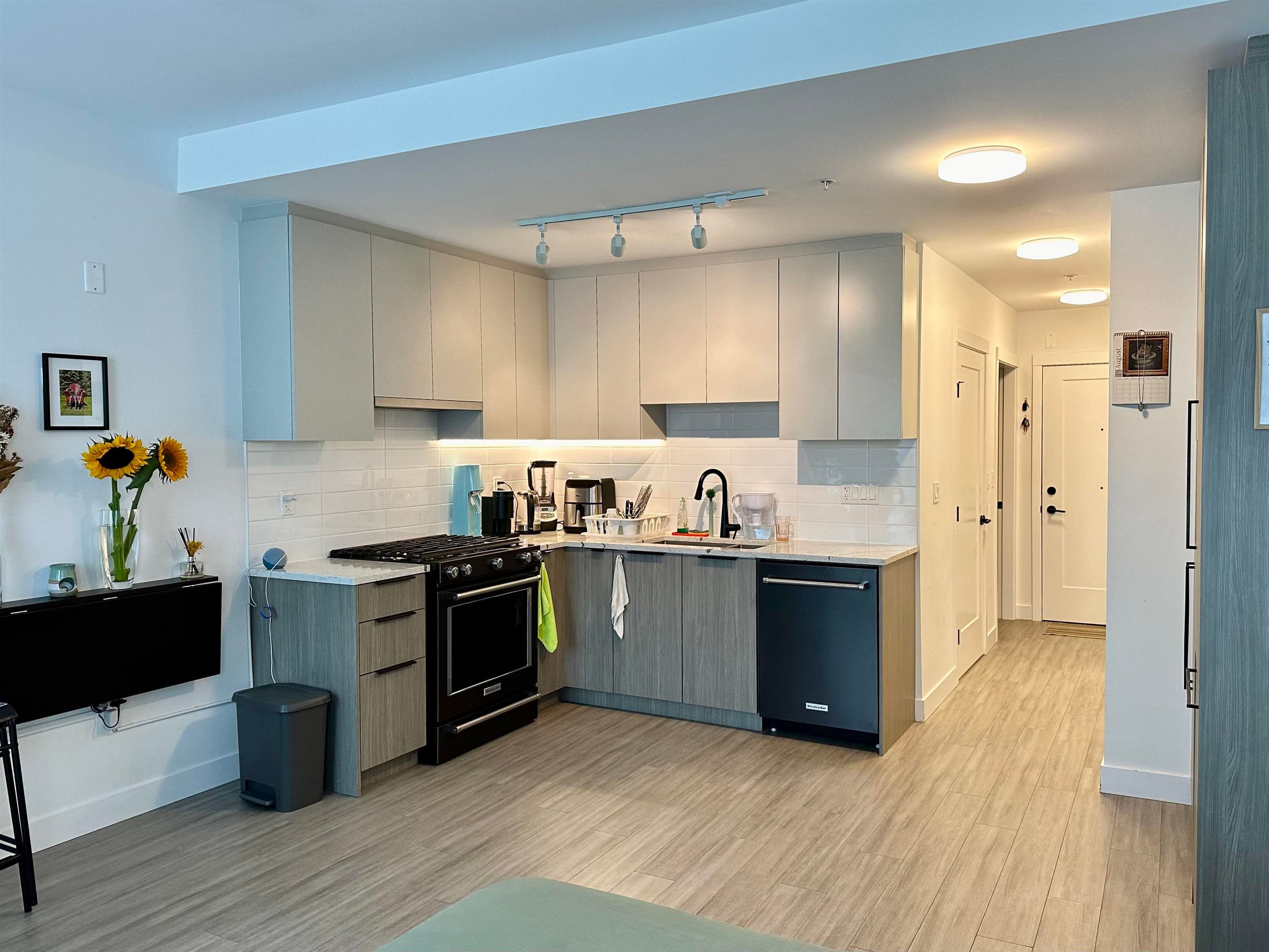 208 - 2408 Grant Street, Vancouver, V5K 3G4 — photo 3