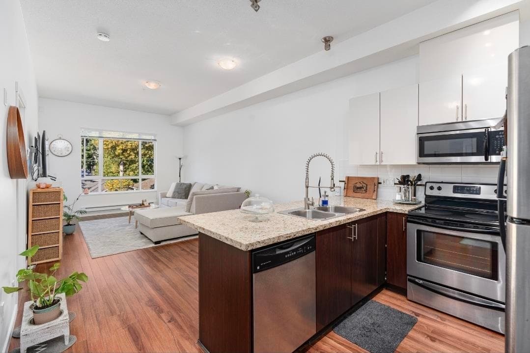 403 - 14960 102a Avenue, Surrey, V3R 6A3 — photo 4