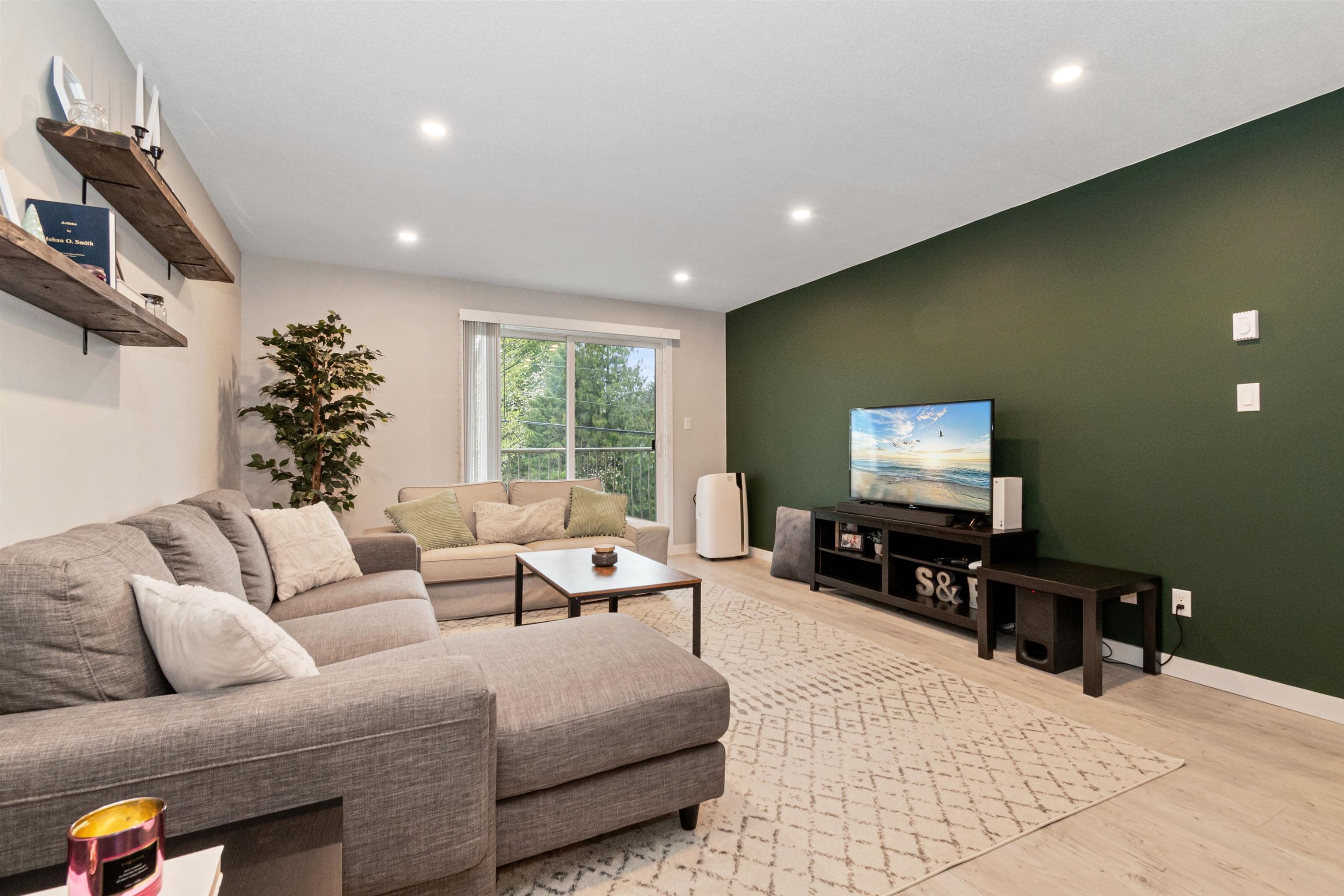 306 - 7694 Evans Road, Chilliwack, V2R 3W3 — photo 1