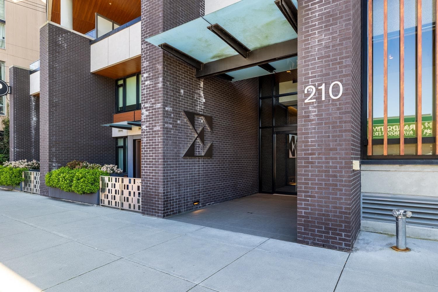 706 - 210 E 5th Avenue, Vancouver, V5T 0K1 — photo 2