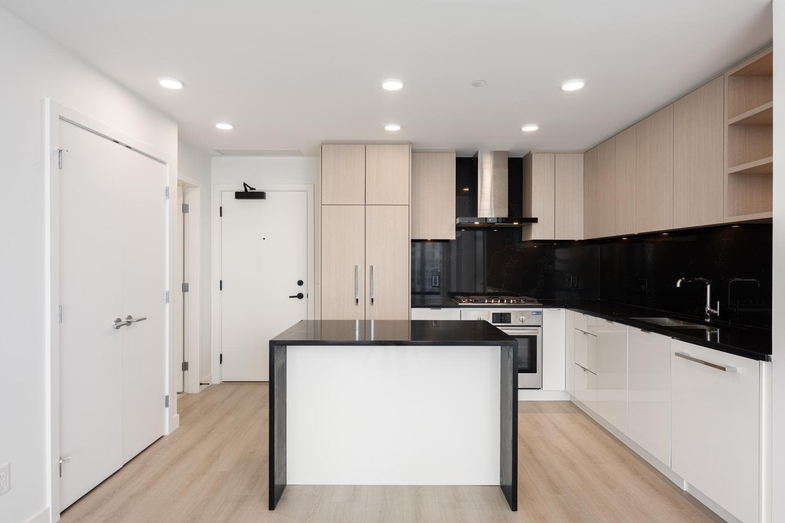 1607 - 4988 Bennett Street, Burnaby, V5H 0L1 — photo 4