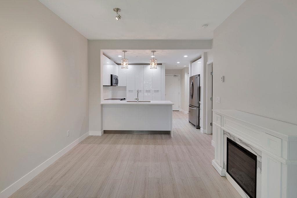 404 - 733 W 3rd Street, North Vancouver, V7M 0C8 — photo 5
