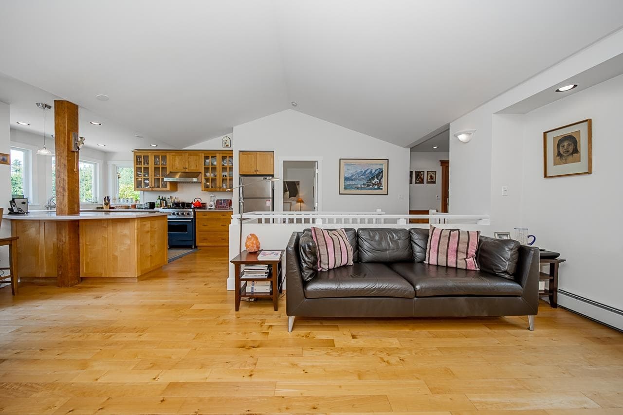 6245 Nelson Avenue, West Vancouver, V7W 2A2 — photo 4