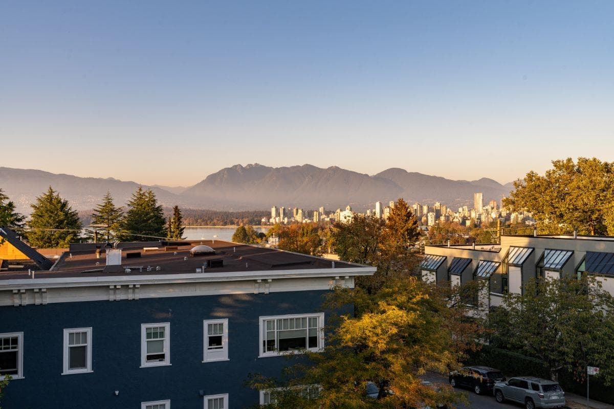 402 - 2216 W 3rd Avenue, Vancouver, V6K 1L4 — photo 1