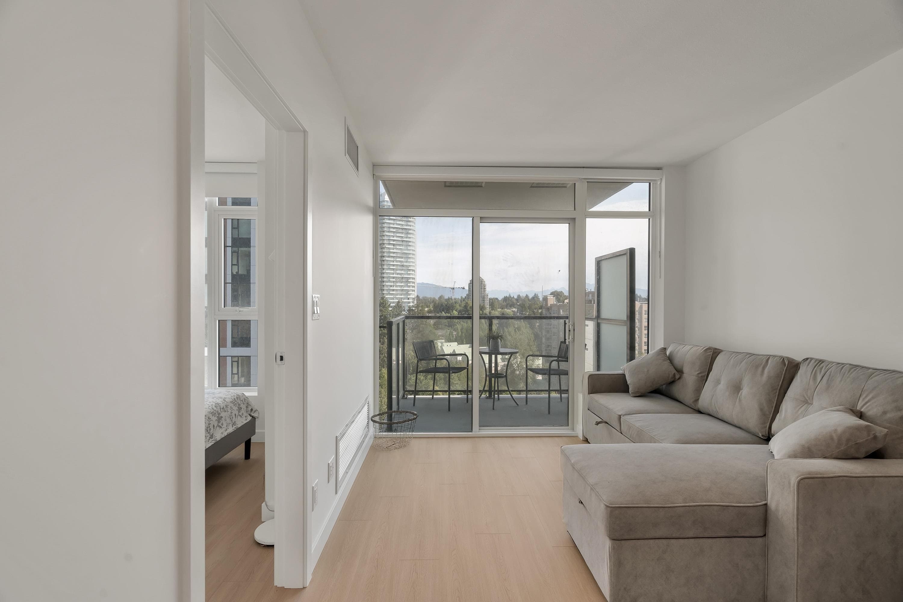 1205 - 13745 George Junction, Surrey, V3T 0V7 — photo 2