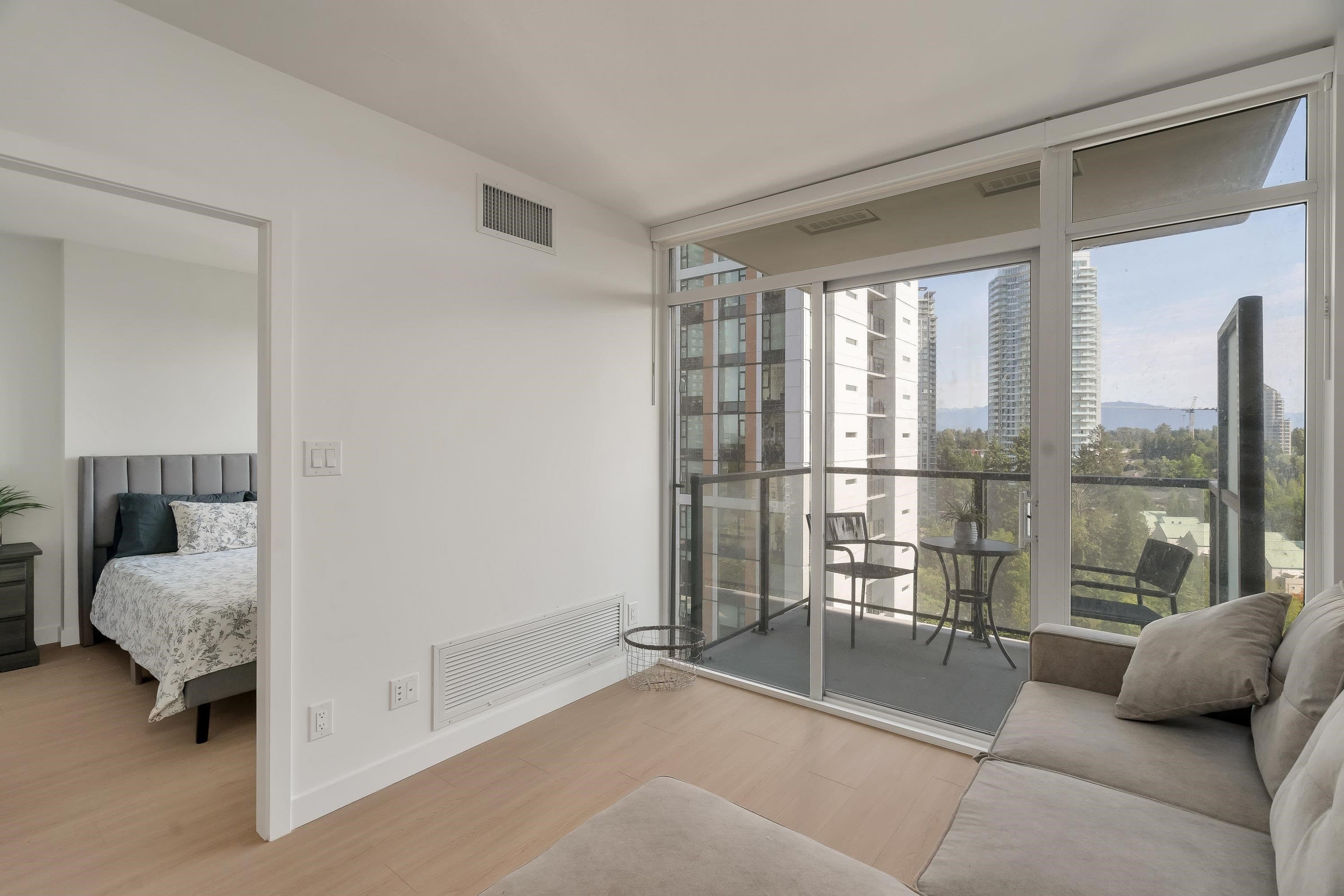 1205 - 13745 George Junction, Surrey, V3T 0V7 — photo 4