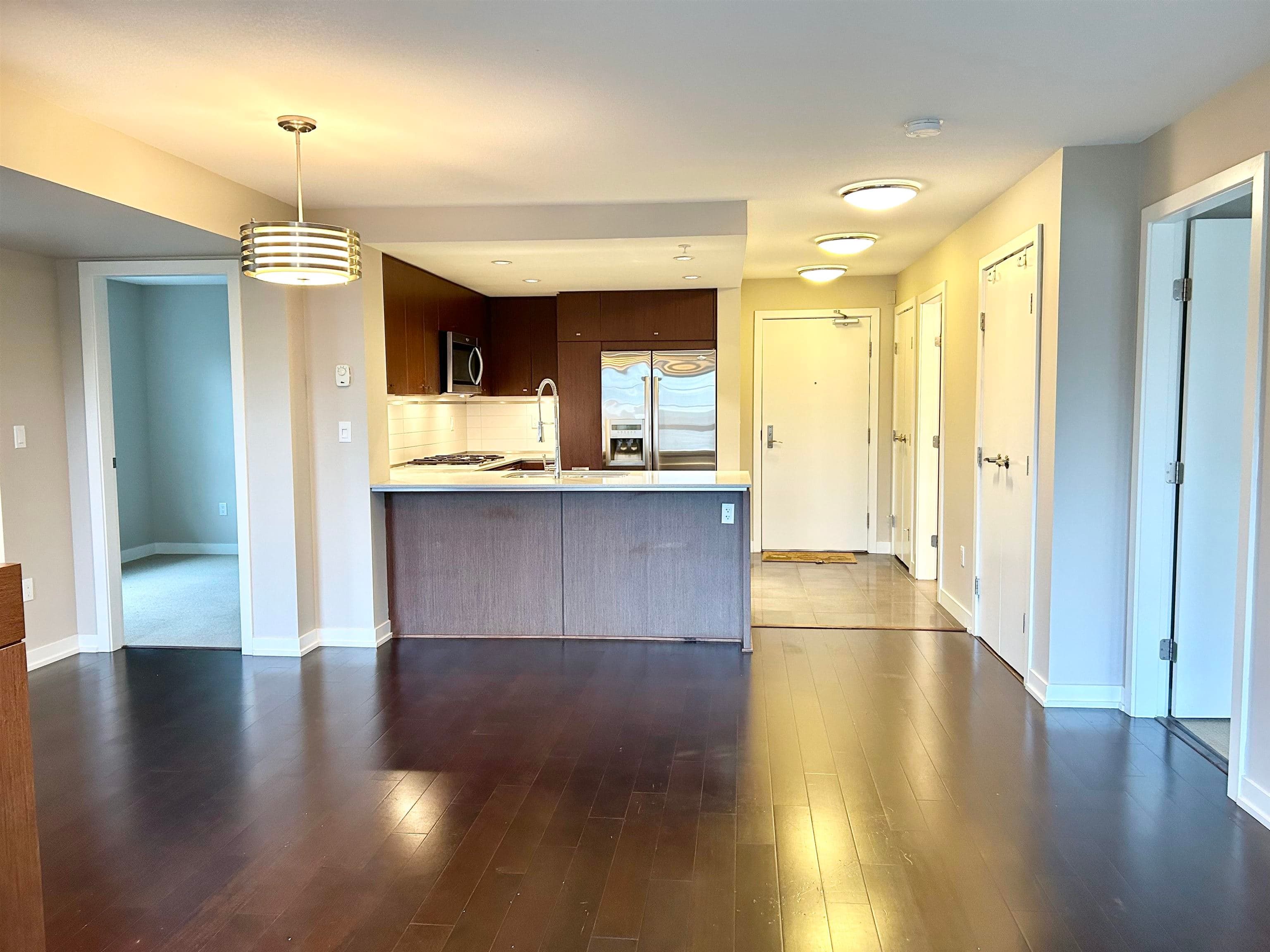 205 - 2940 King George Boulevard, Surrey, V3Z 0M8 — photo 3
