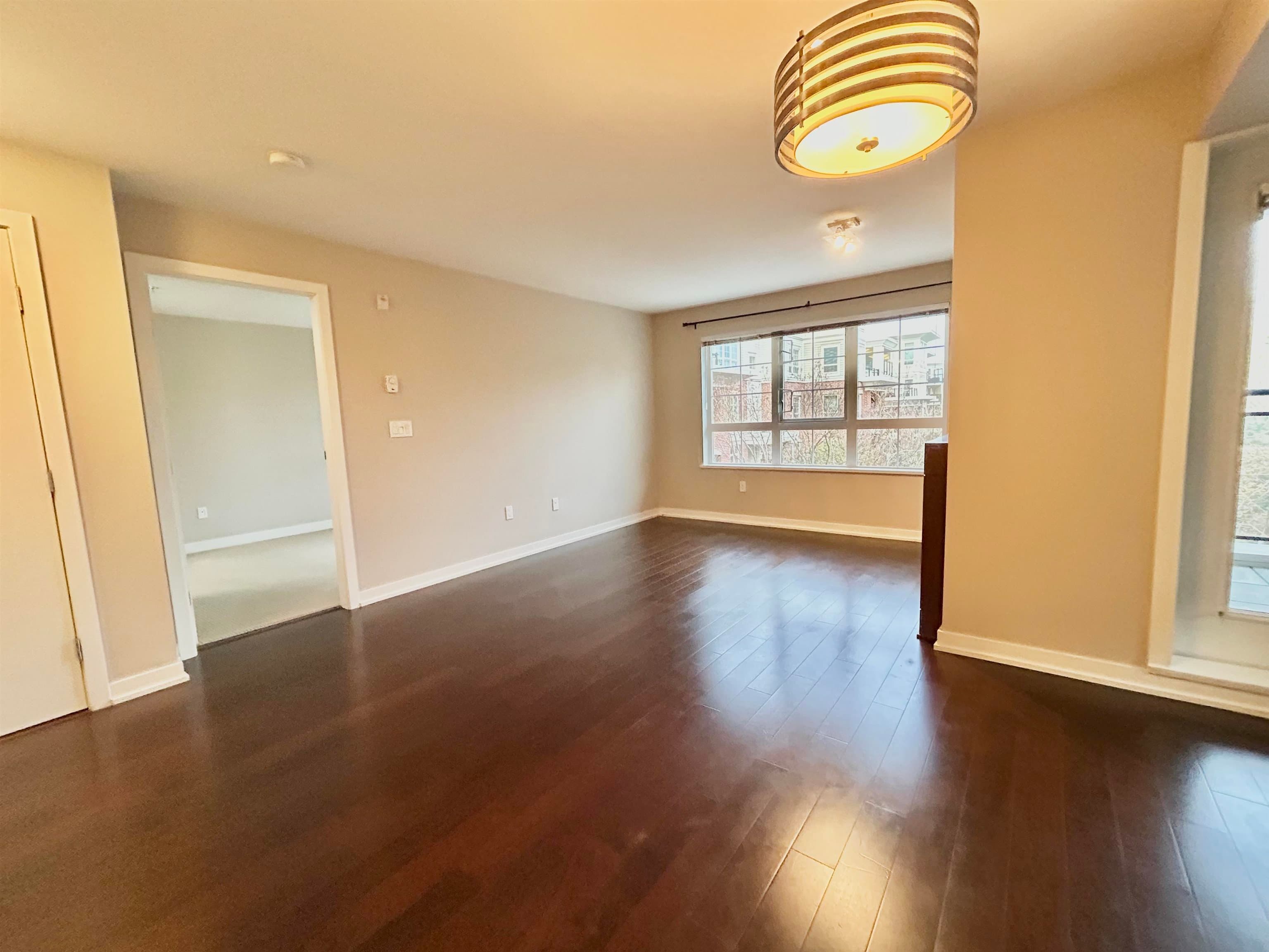 205 - 2940 King George Boulevard, Surrey, V3Z 0M8 — photo 4