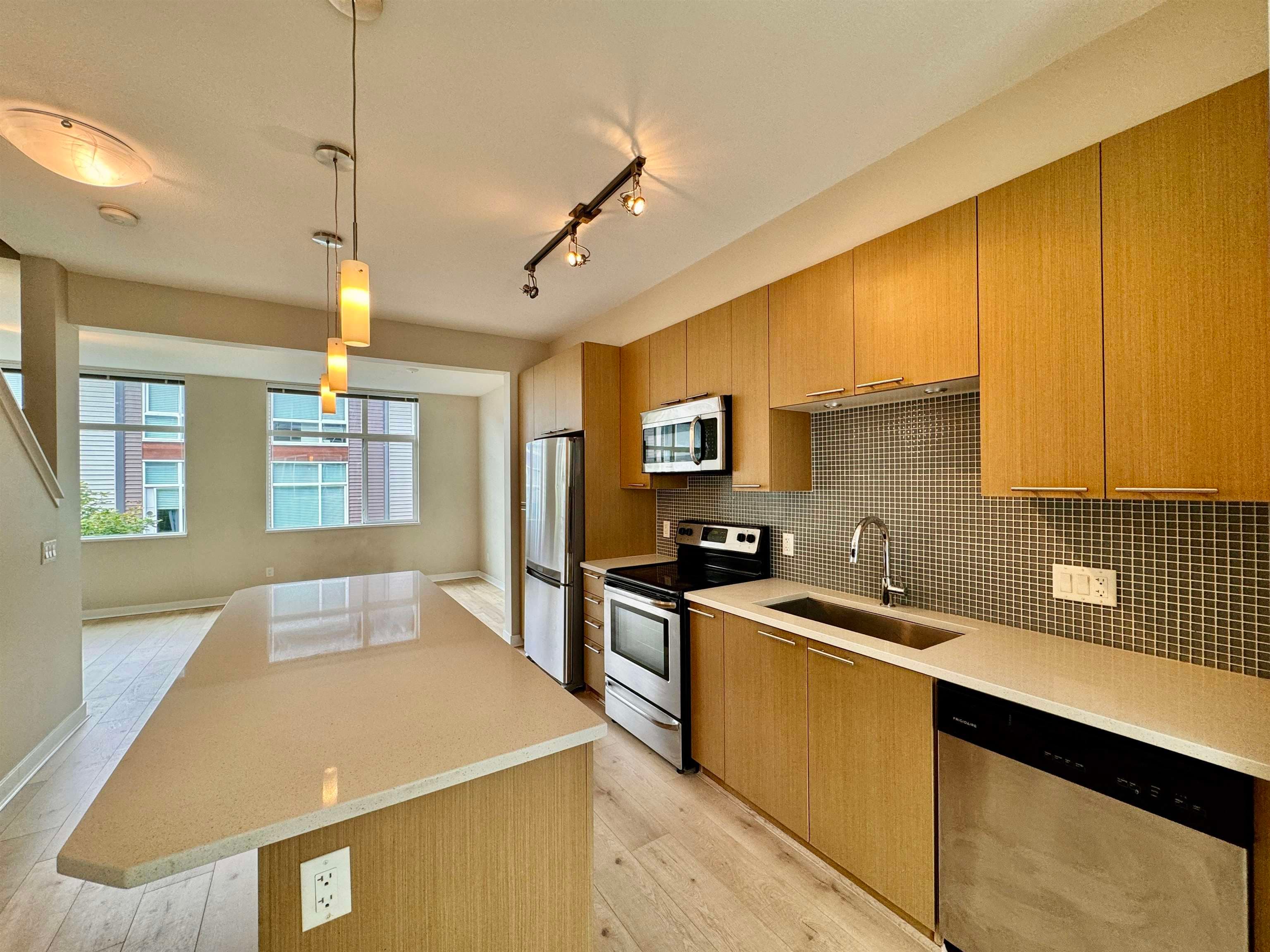 103 - 16222 23a Avenue, Surrey, V3Z 6P4 — photo 5