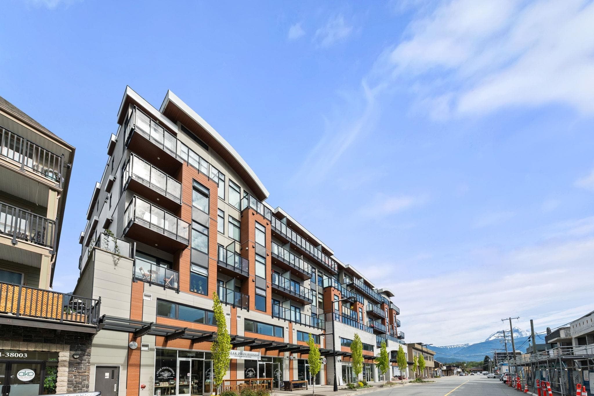 411 - 38033 Second Avenue, Squamish, V8B 0C4 — photo 2