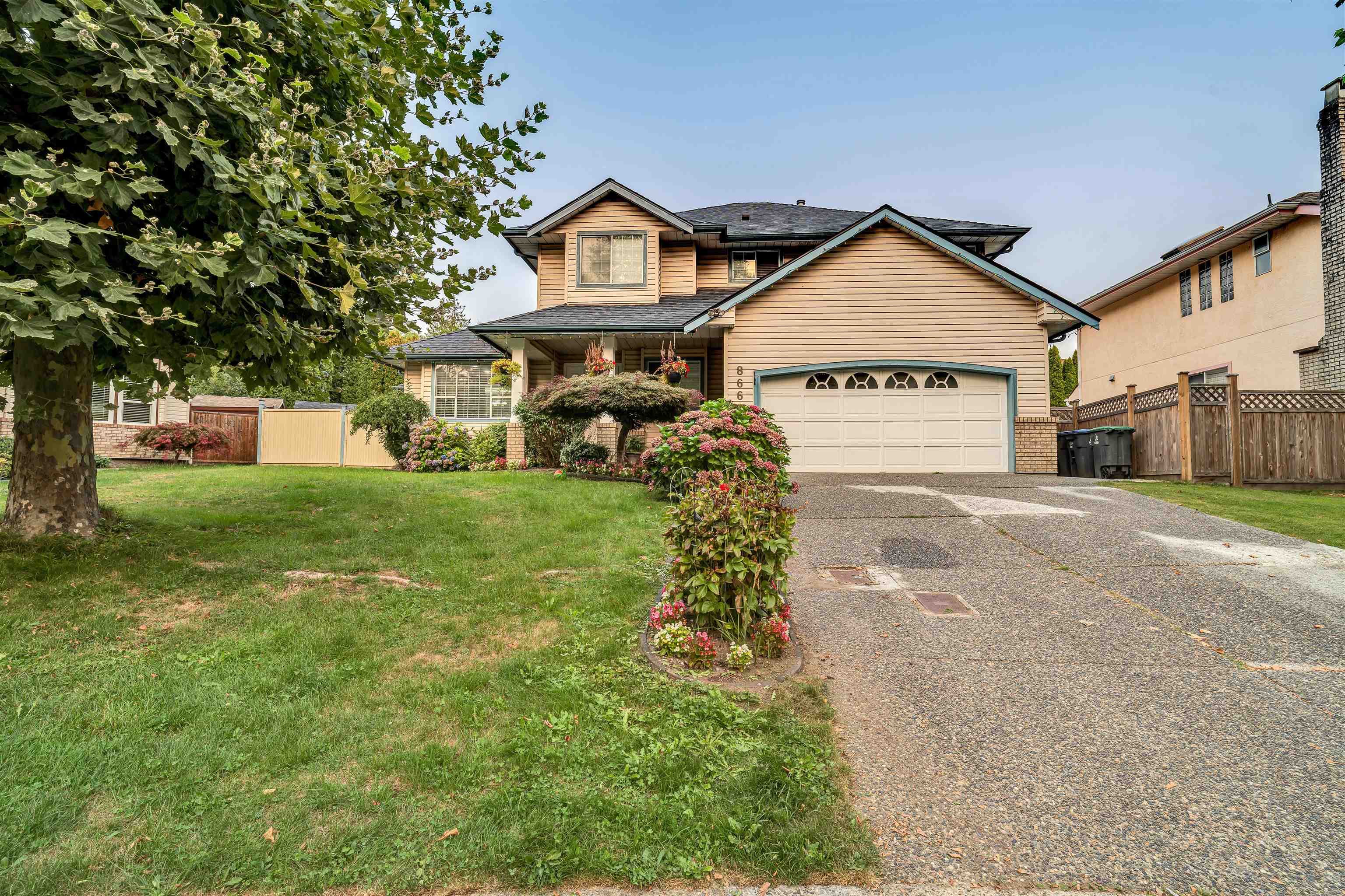 8662 141b Street, Surrey, V3W 0S3 — photo 3