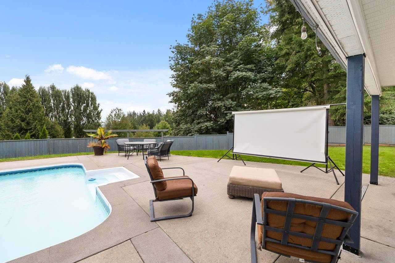 15333 Sheridan Drive, Pitt Meadows, V3Y 2T9 — photo 5