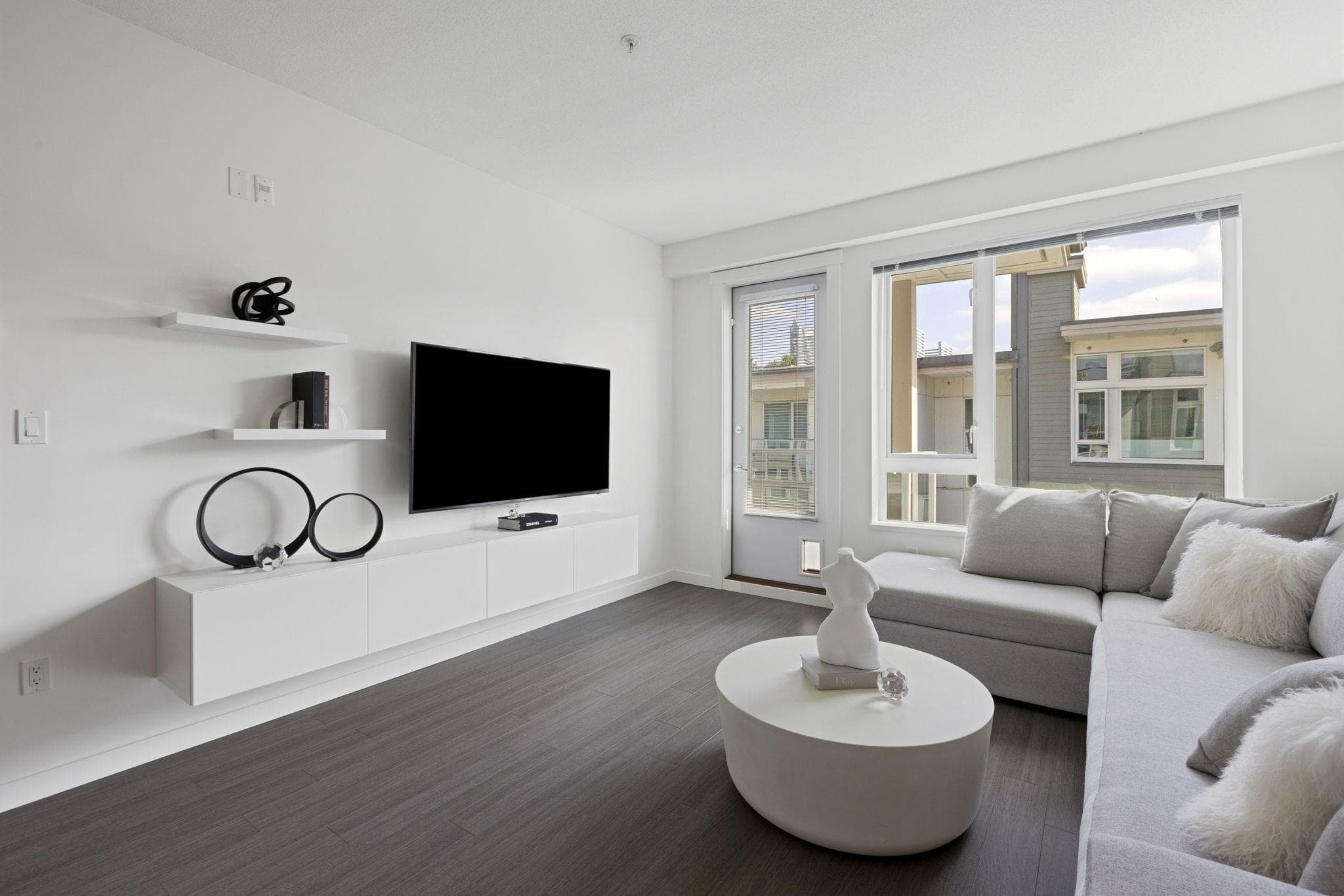 501 - 277 W 1st Street, North Vancouver, V7M 0E8 — photo 2