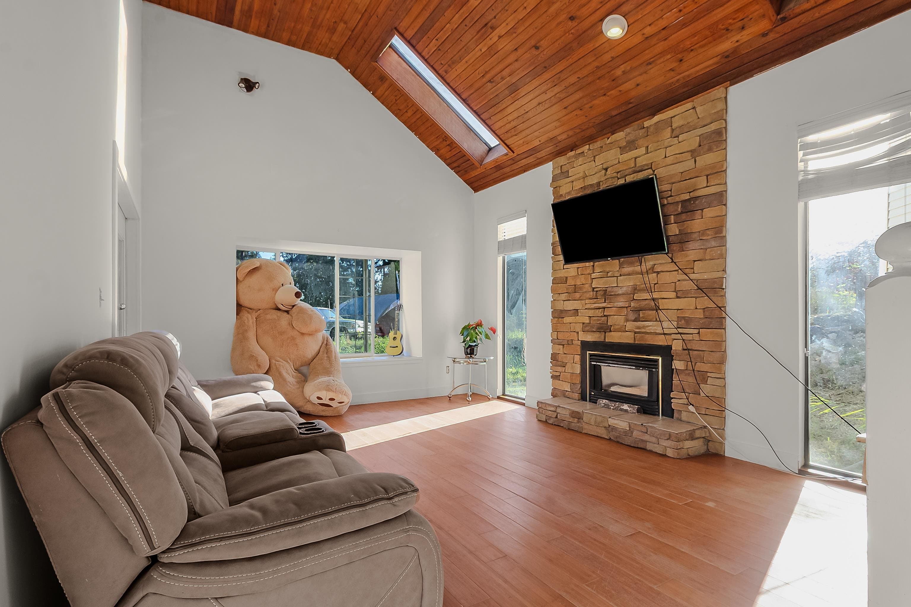 9538 Stave Lake Street, Mission, V2V 6B2 — photo 2