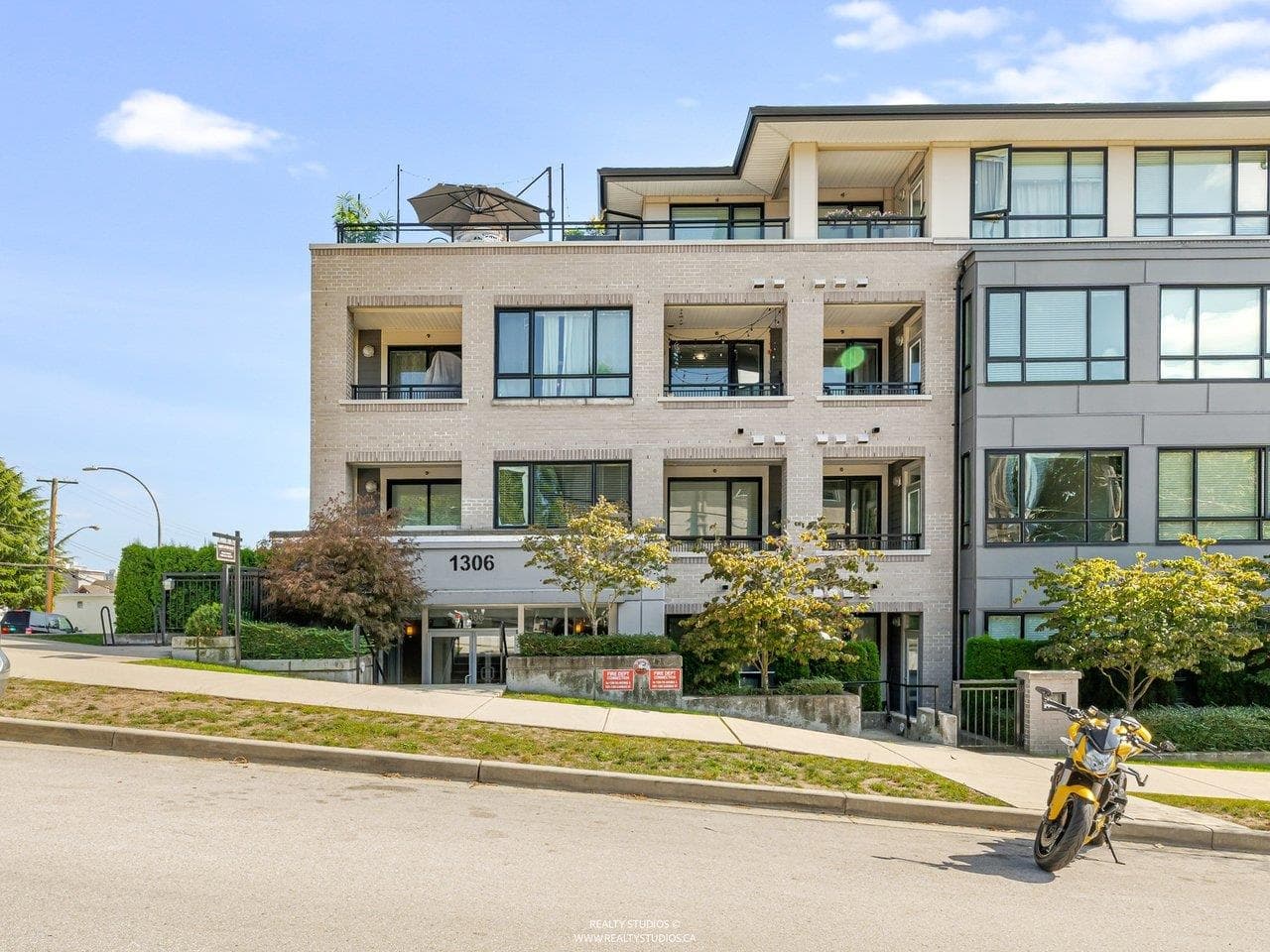 PH-08 - 1306 Fifth Avenue, New Westminster, V3M 0K5 — photo 1