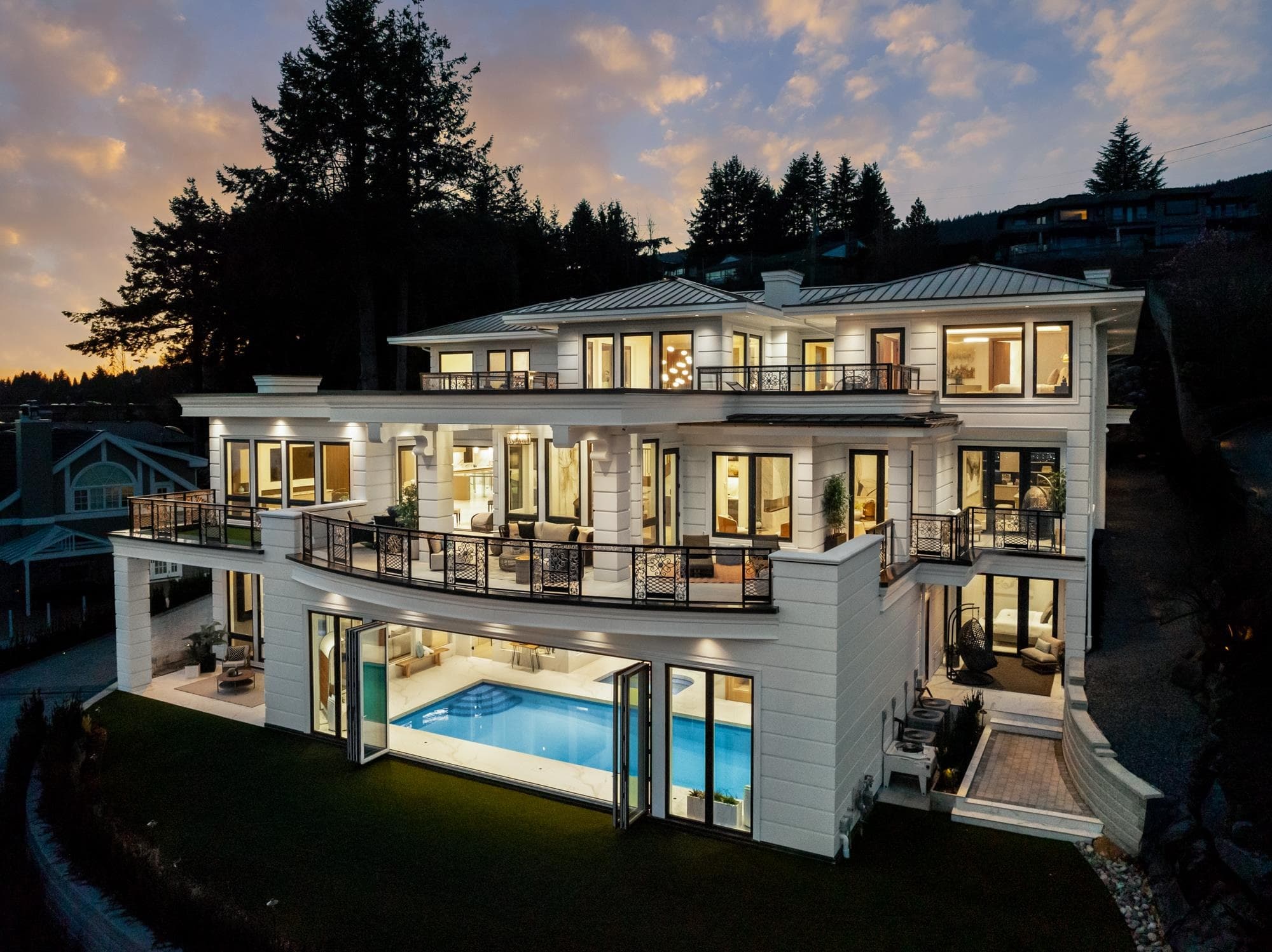 835 Farmleigh Road, West Vancouver