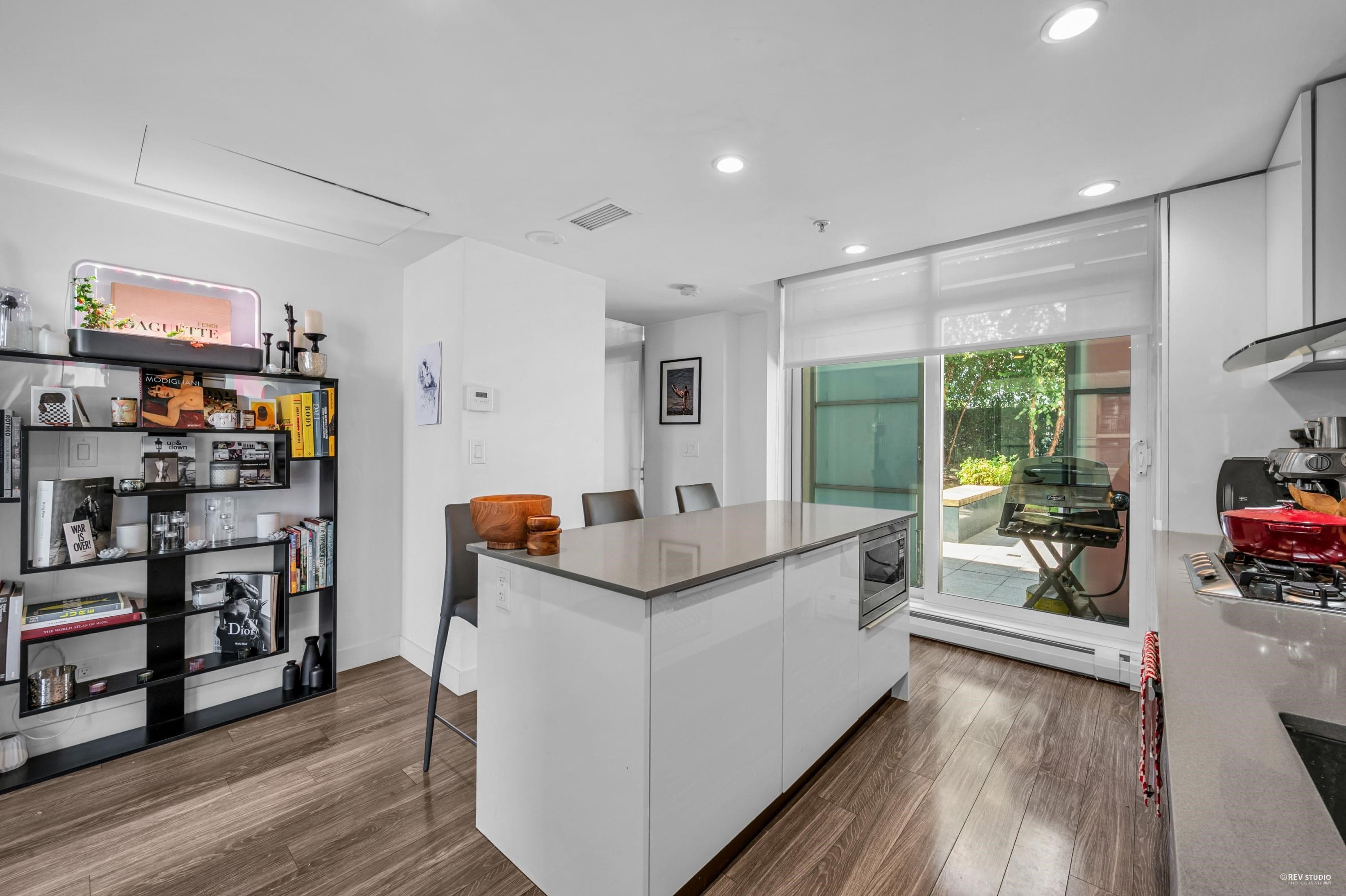 513 - 1283 Howe Street, Vancouver, V6Z 0E3 — photo 3