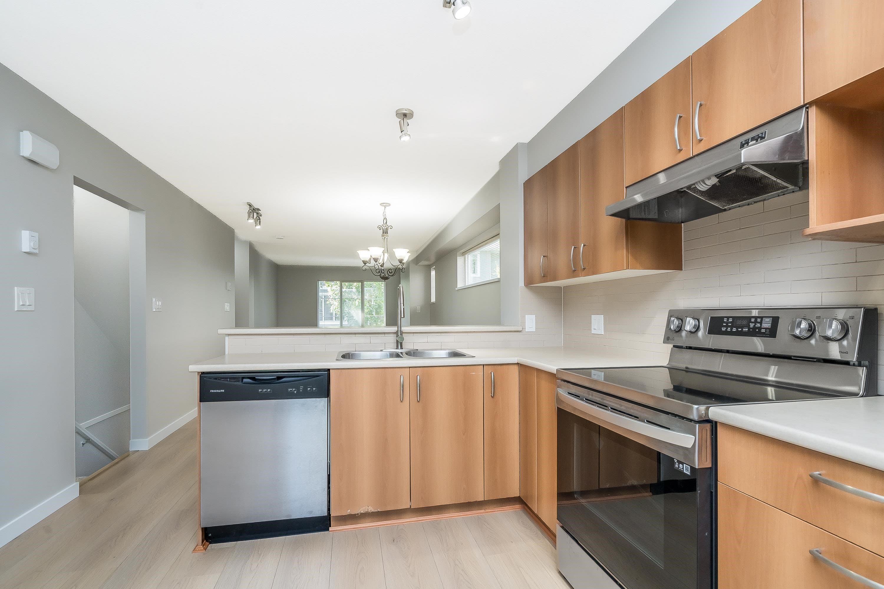 66 - 15155 62a Avenue, Surrey, V3S 8A6 — photo 2