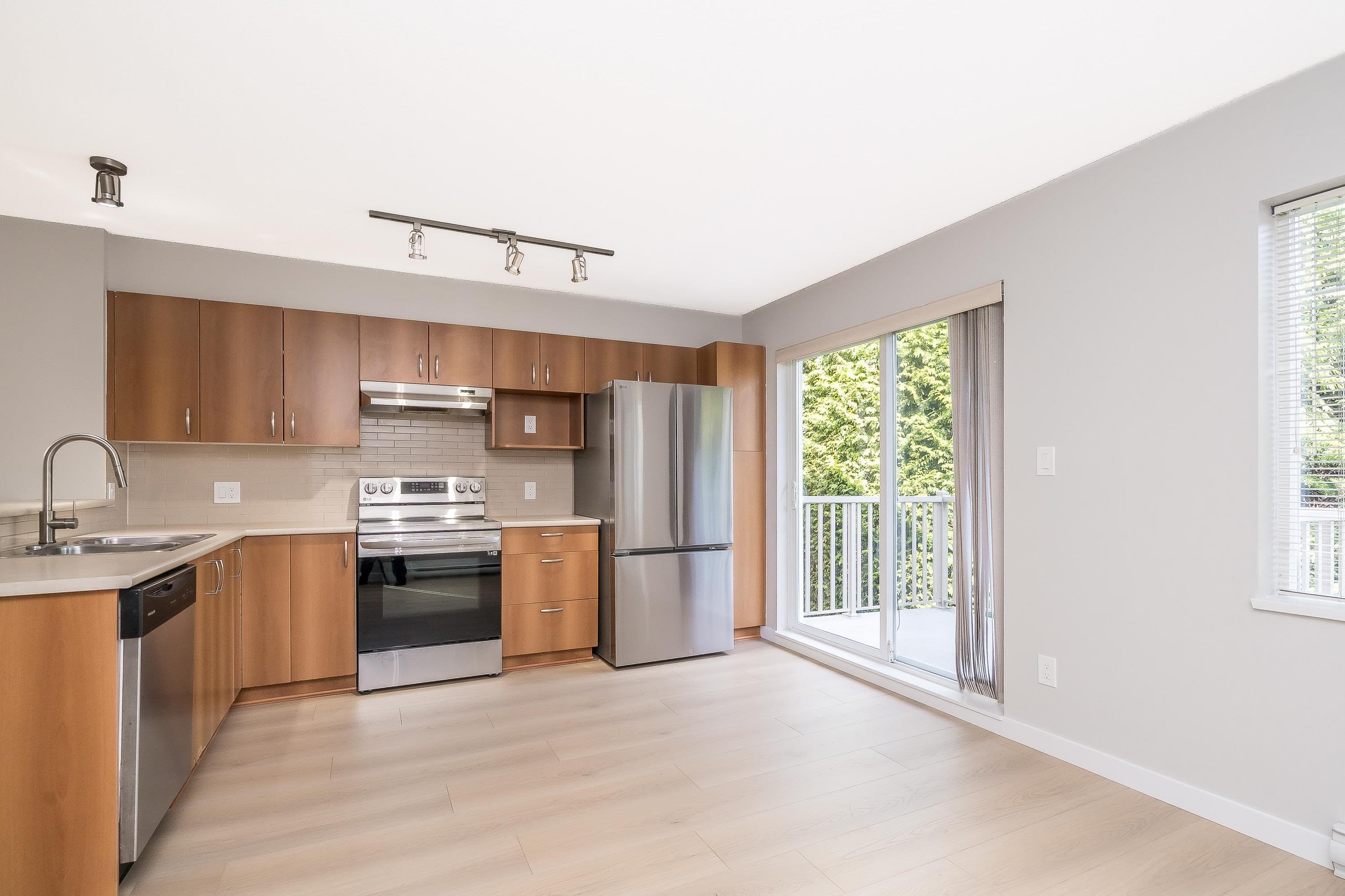 66 - 15155 62a Avenue, Surrey, V3S 8A6 — photo 3
