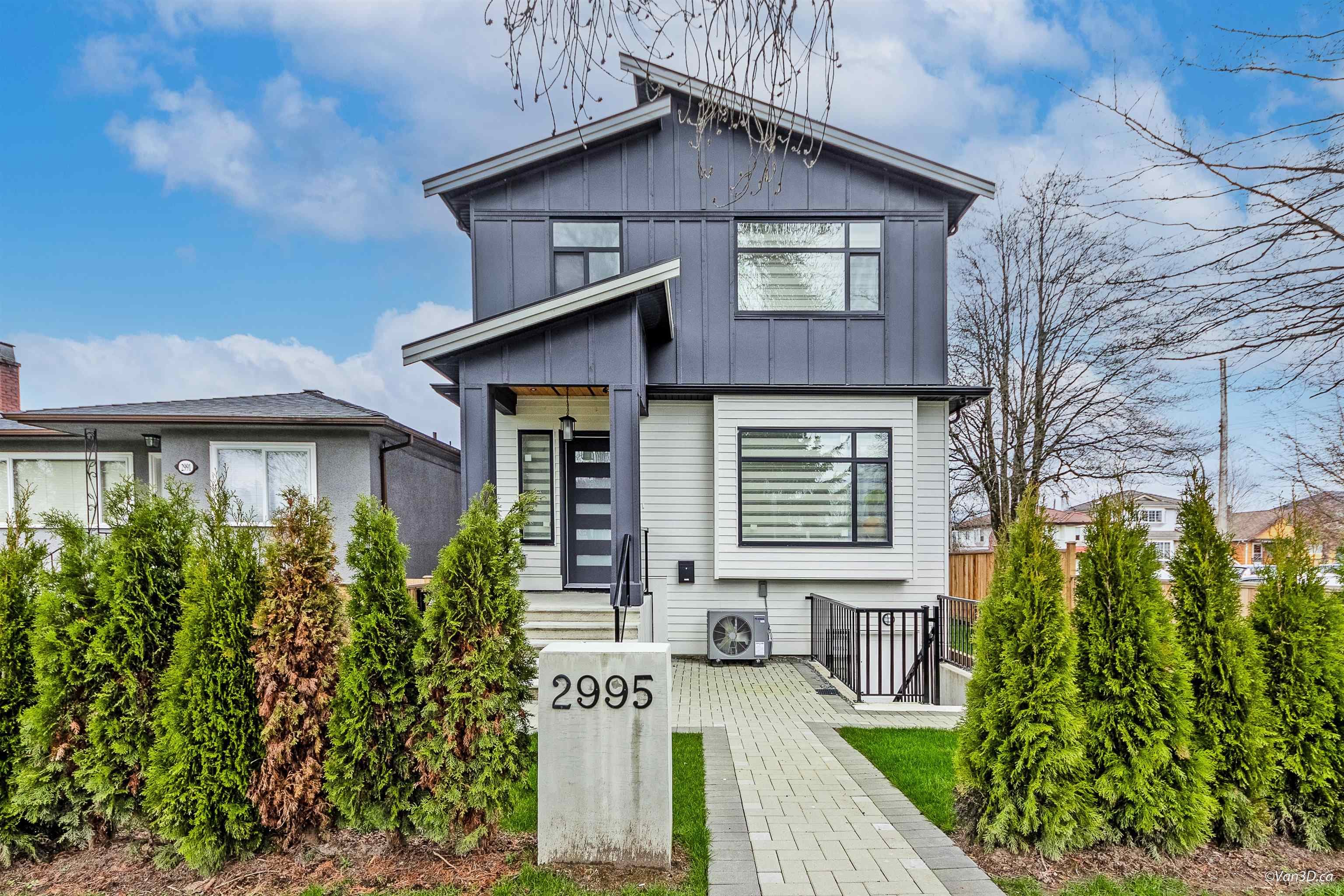 2995 E 17th Avenue, Vancouver, V5M 2N4 — photo 1