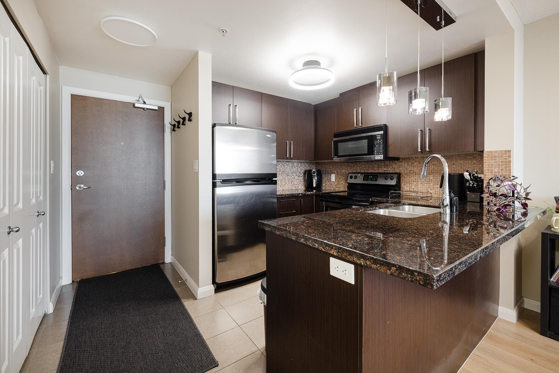 2203 - 888 Carnarvon Street, New Westminster, V3M 0C6 — photo 5