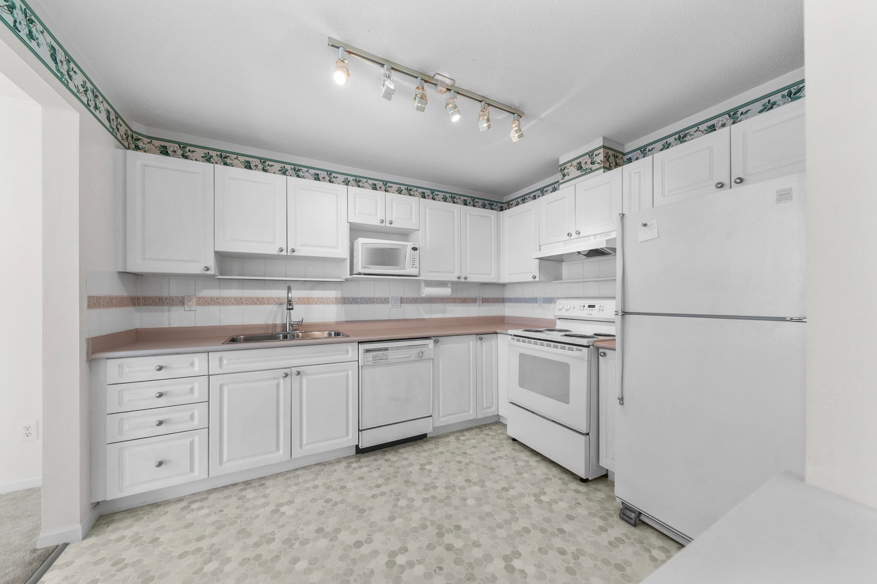 301 - 2678 Dixon Street, Port Coquitlam, V3C 6L7 — photo 5