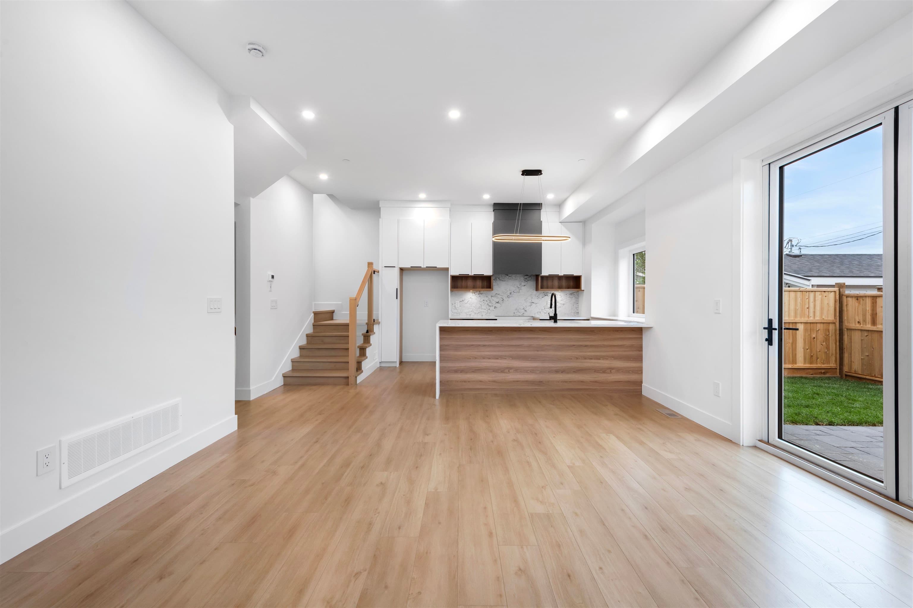 2 - 1160 Rossland Street, Vancouver, V5K 4A1 — photo 2