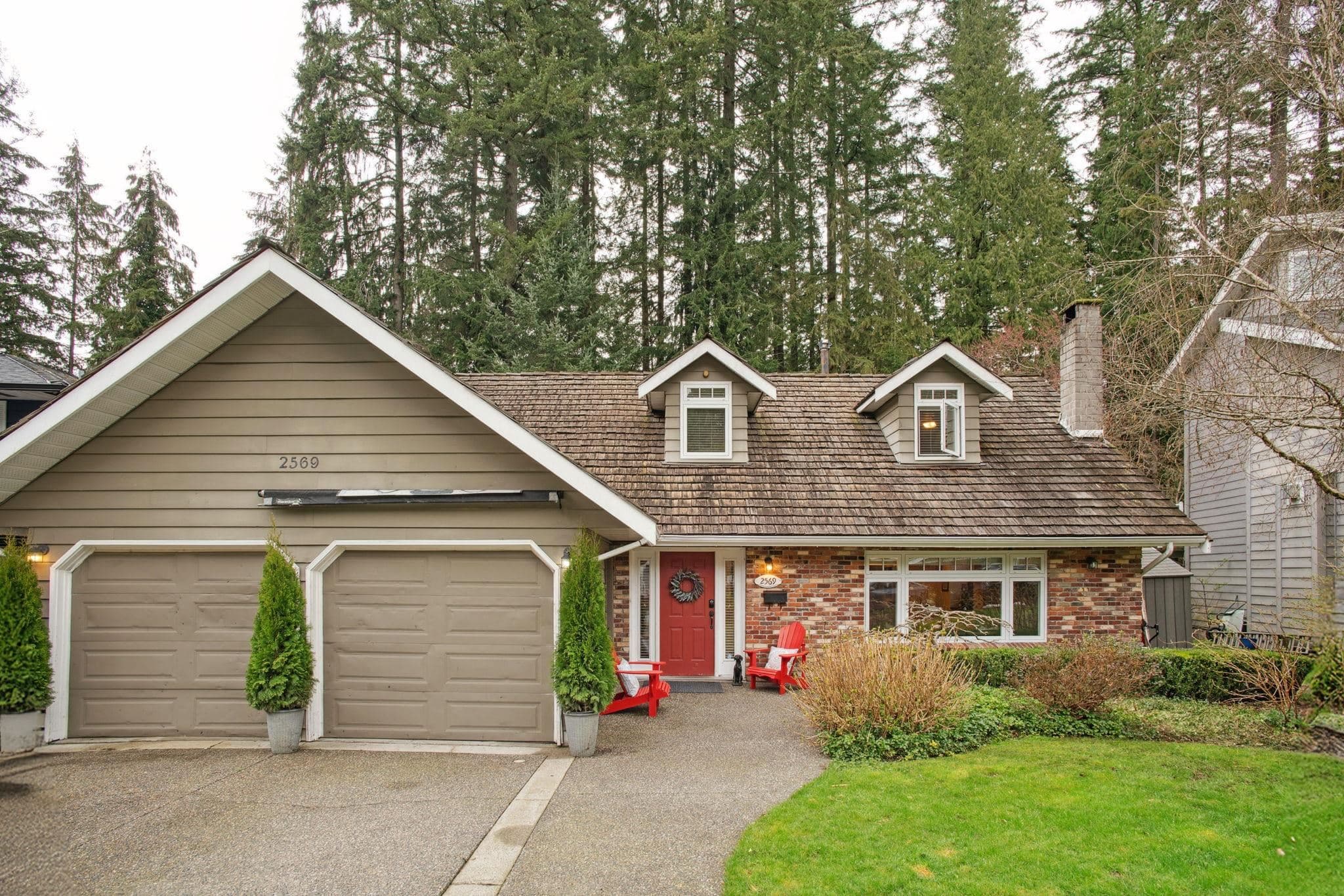 2569 Hyannis Point, North Vancouver, V7H 1R9 — photo 2