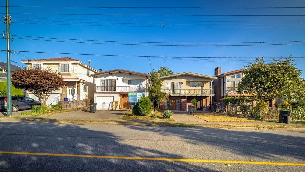 4928 Earles Street, Vancouver, V5R 3R5 — photo 3