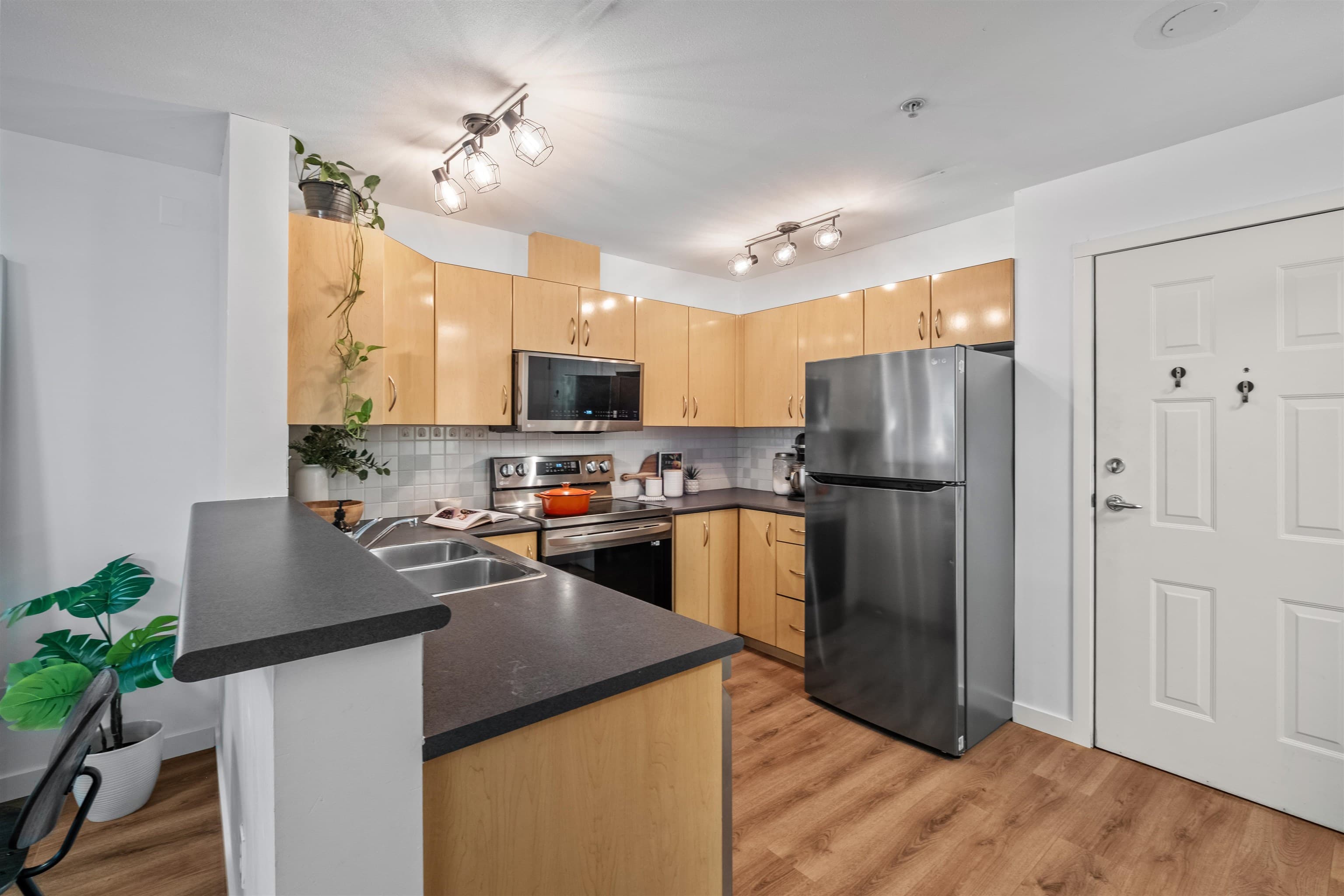 305 - 305 Lonsdale Avenue, North Vancouver, V7M 3G3 — photo 5