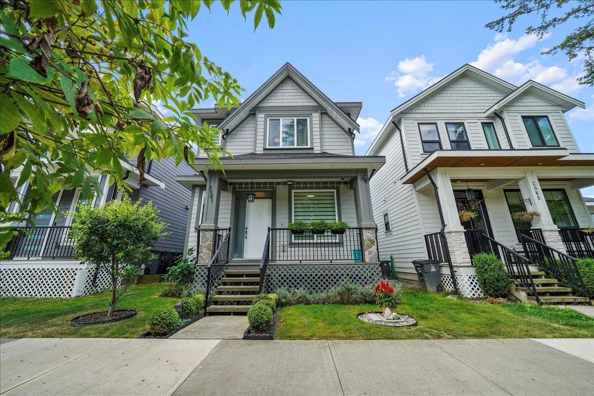 2581 168 Street, Surrey — sold