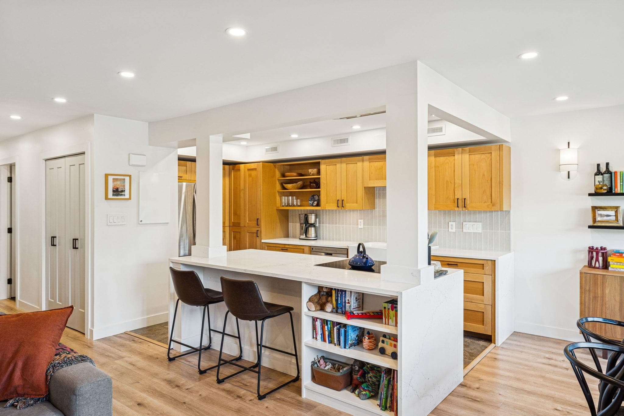1053 Old Lillooet Road, North Vancouver, V7J 3H6 — photo 2