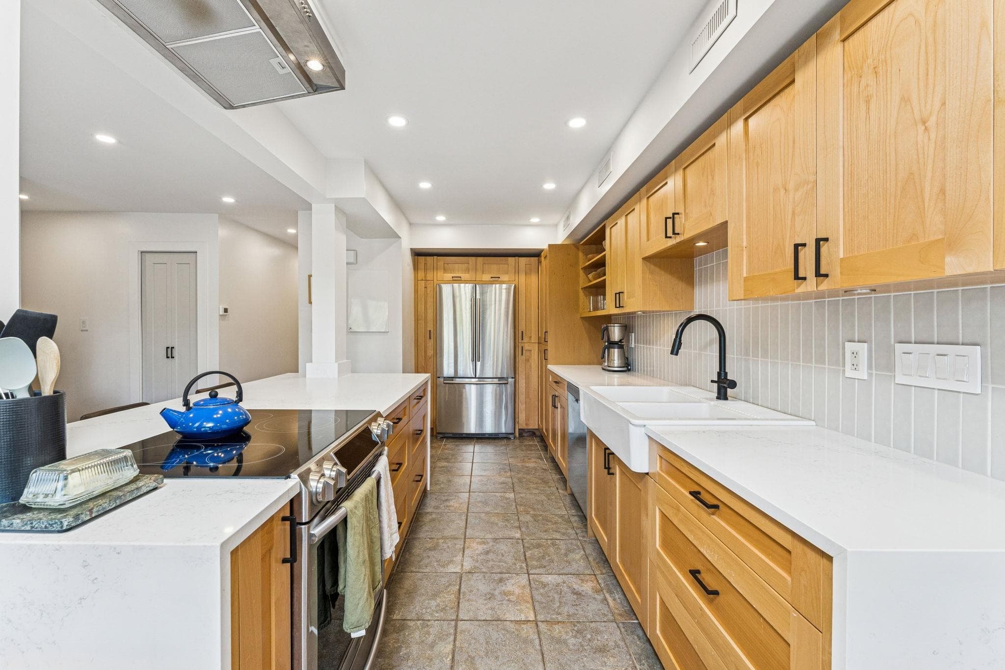 1053 Old Lillooet Road, North Vancouver, V7J 3H6 — photo 3