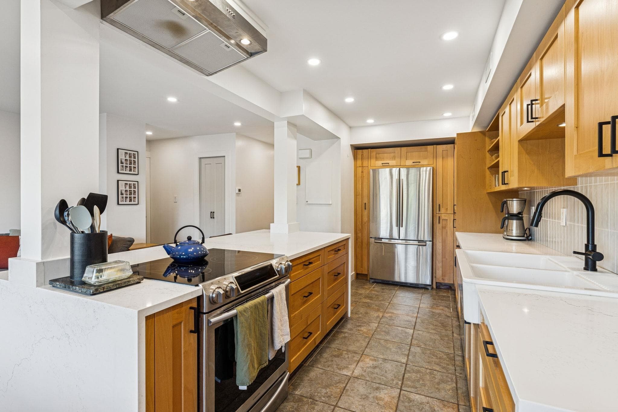 1053 Old Lillooet Road, North Vancouver, V7J 3H6 — photo 4