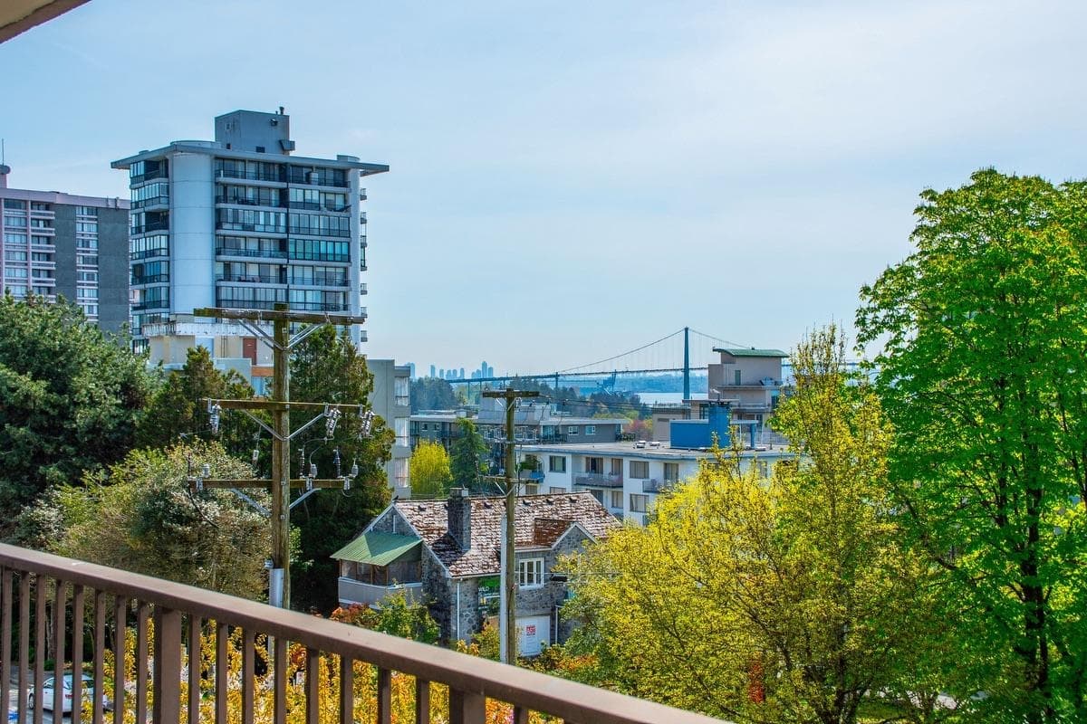 401 - 747 17th Street, West Vancouver, V7V 3T4 — photo 1