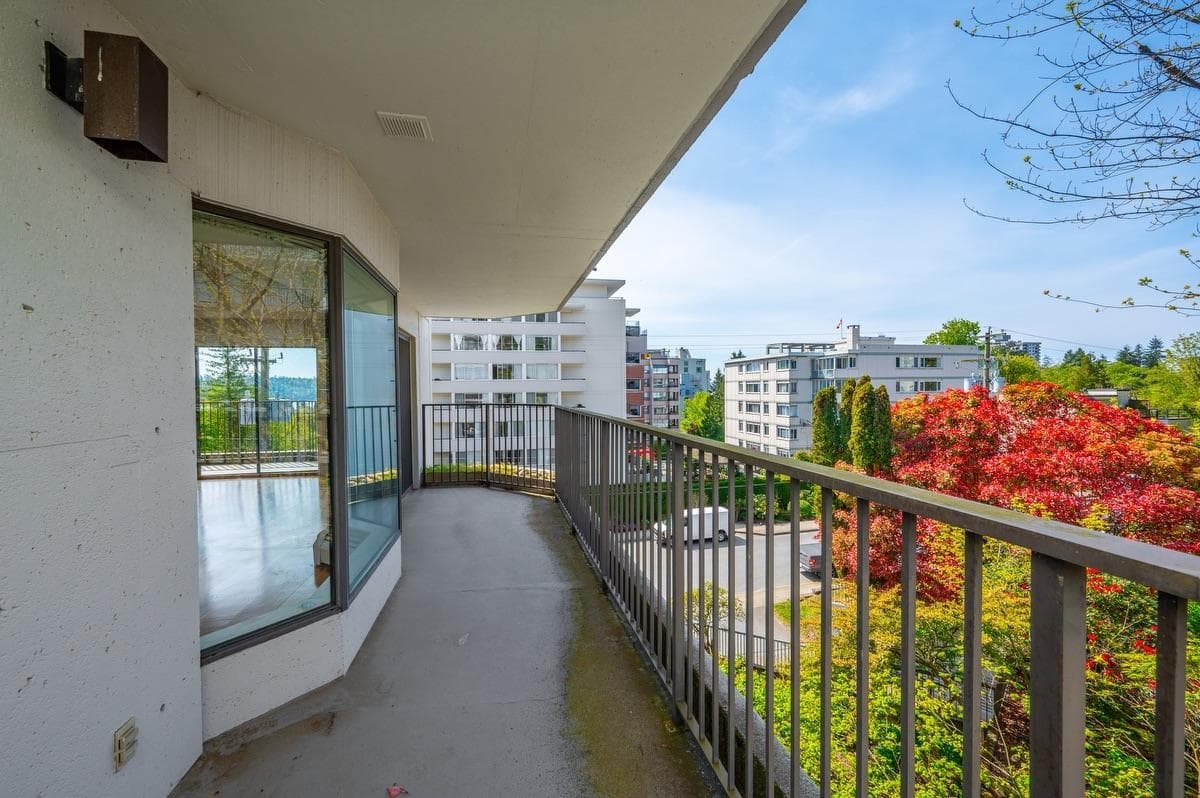 401 - 747 17th Street, West Vancouver, V7V 3T4 — photo 4