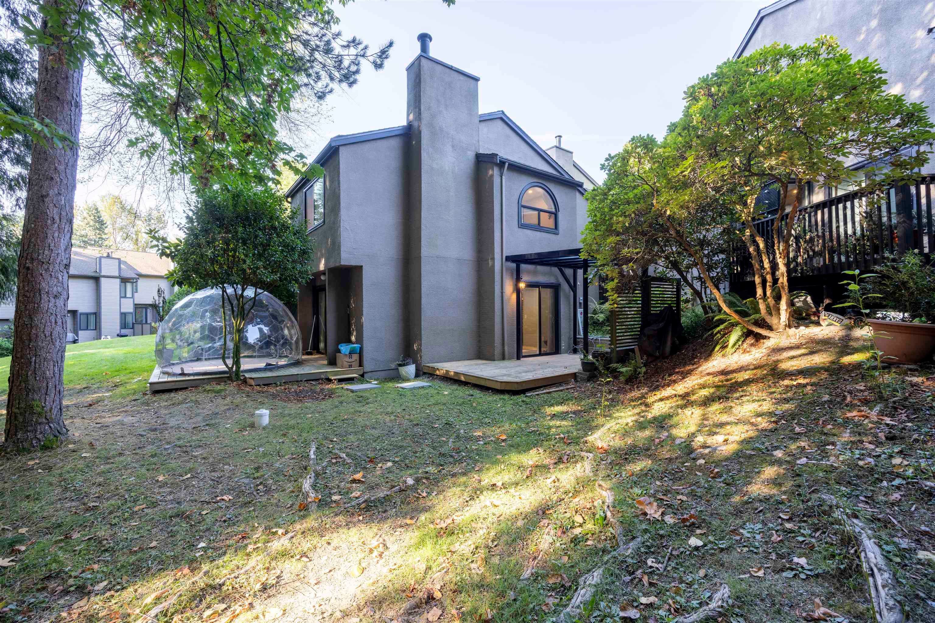 8575 Woodridge Place, Burnaby