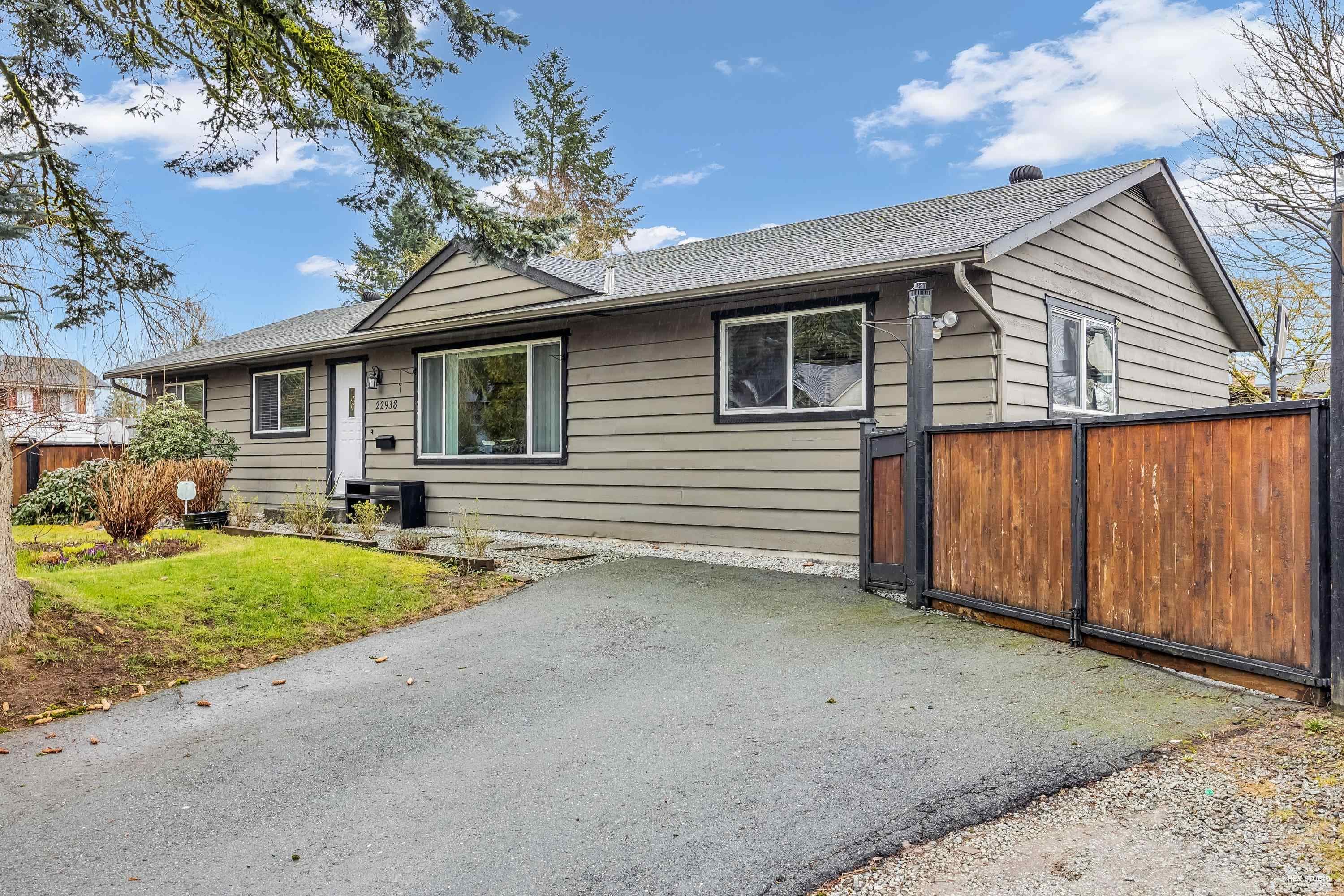 22938 Fuller Avenue, Maple Ridge, V2X 3C5 — photo 2