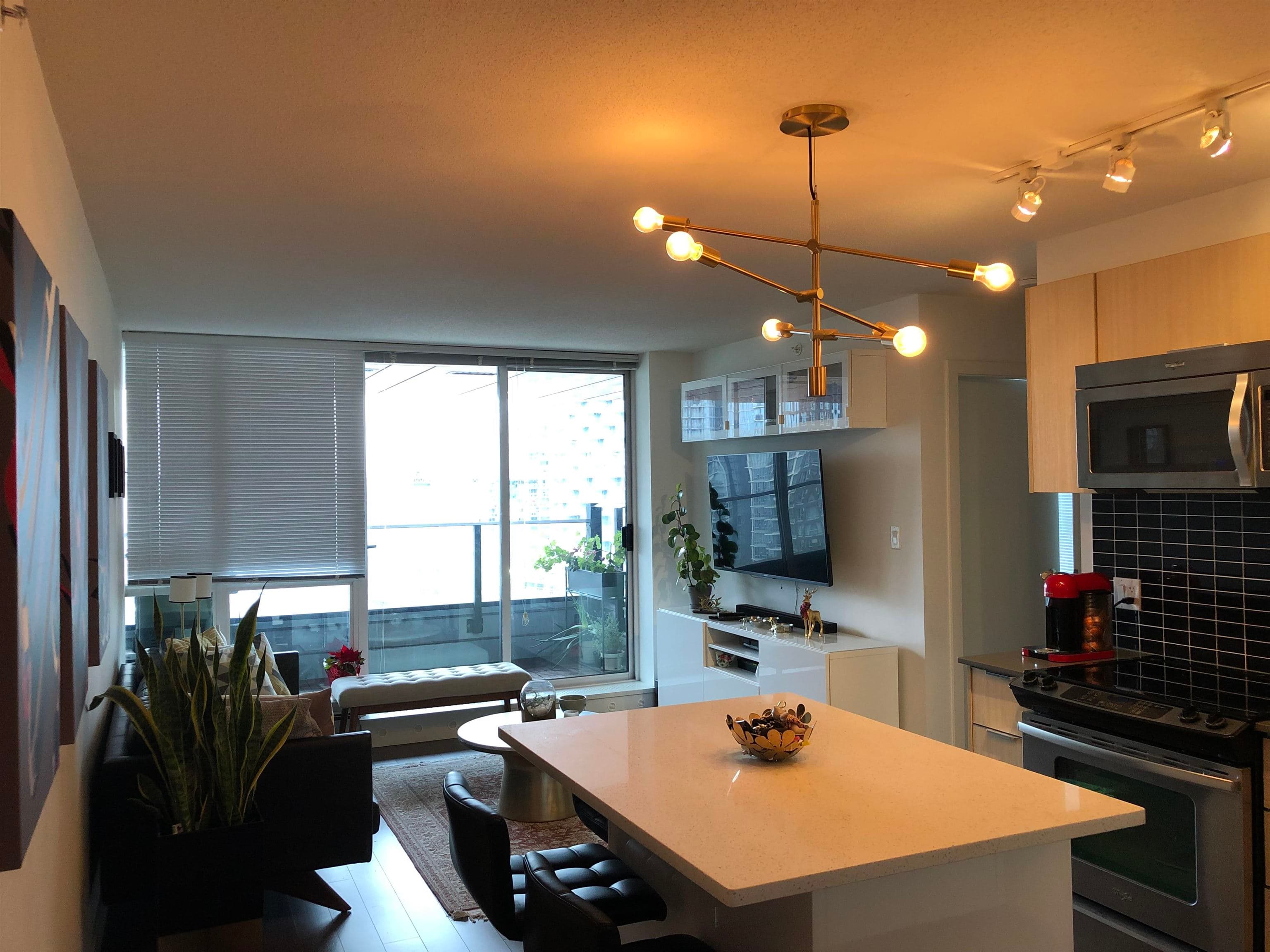 1212 - 1325 Rolston, Vancouver, V6B 0M2 — photo 4