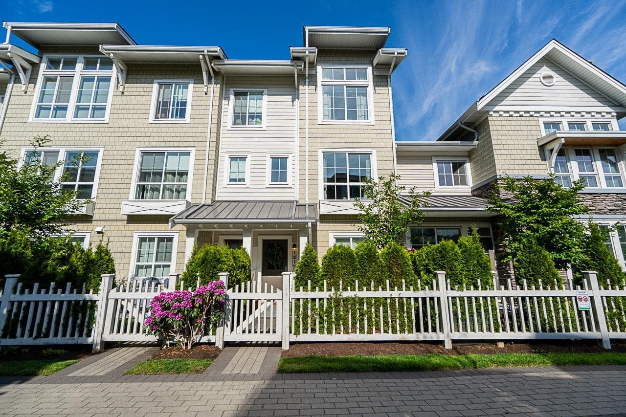 121 - 5551 Admiral Way, Delta, V4K 0C9 — photo 2